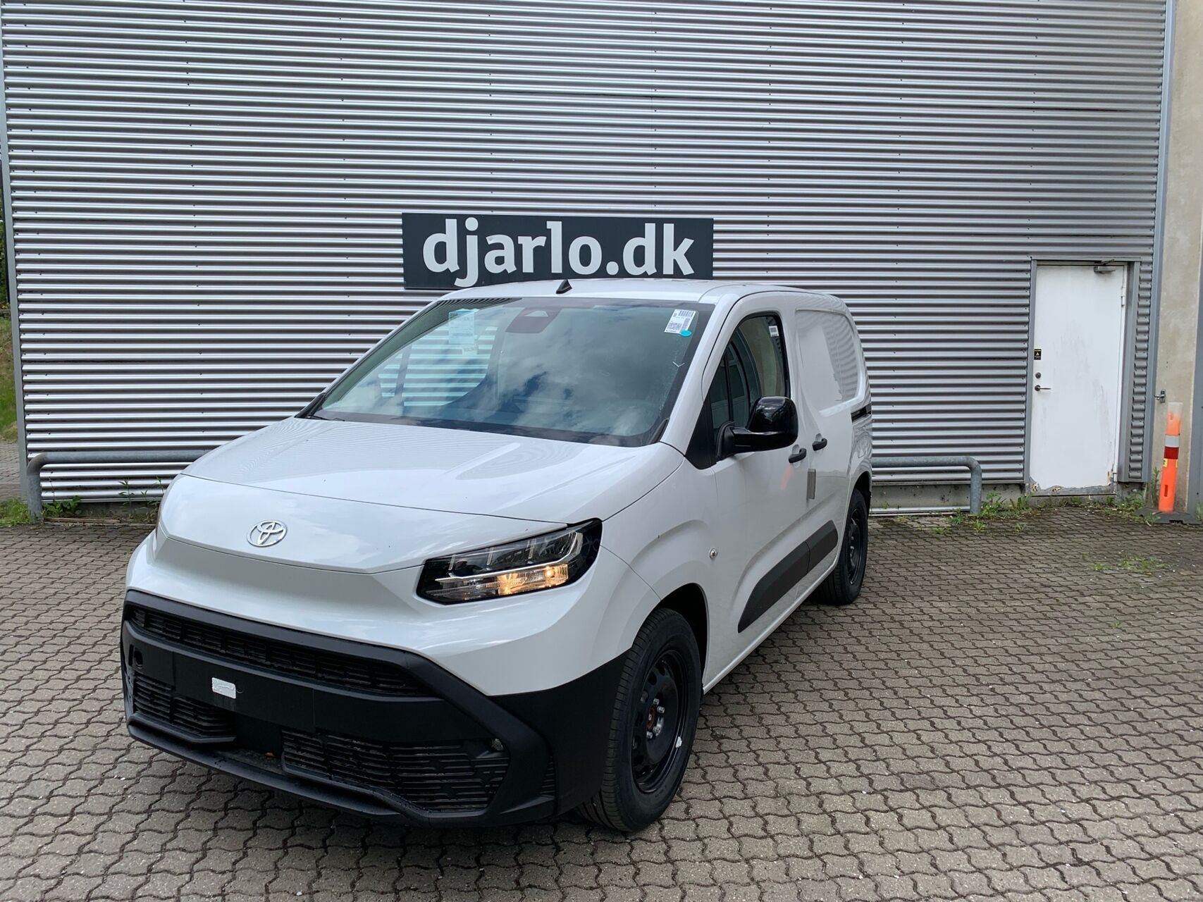 Billede af Toyota Proace City 50 kWh (136 hk) Medium/To skydedøre aut. gear Comfort Master