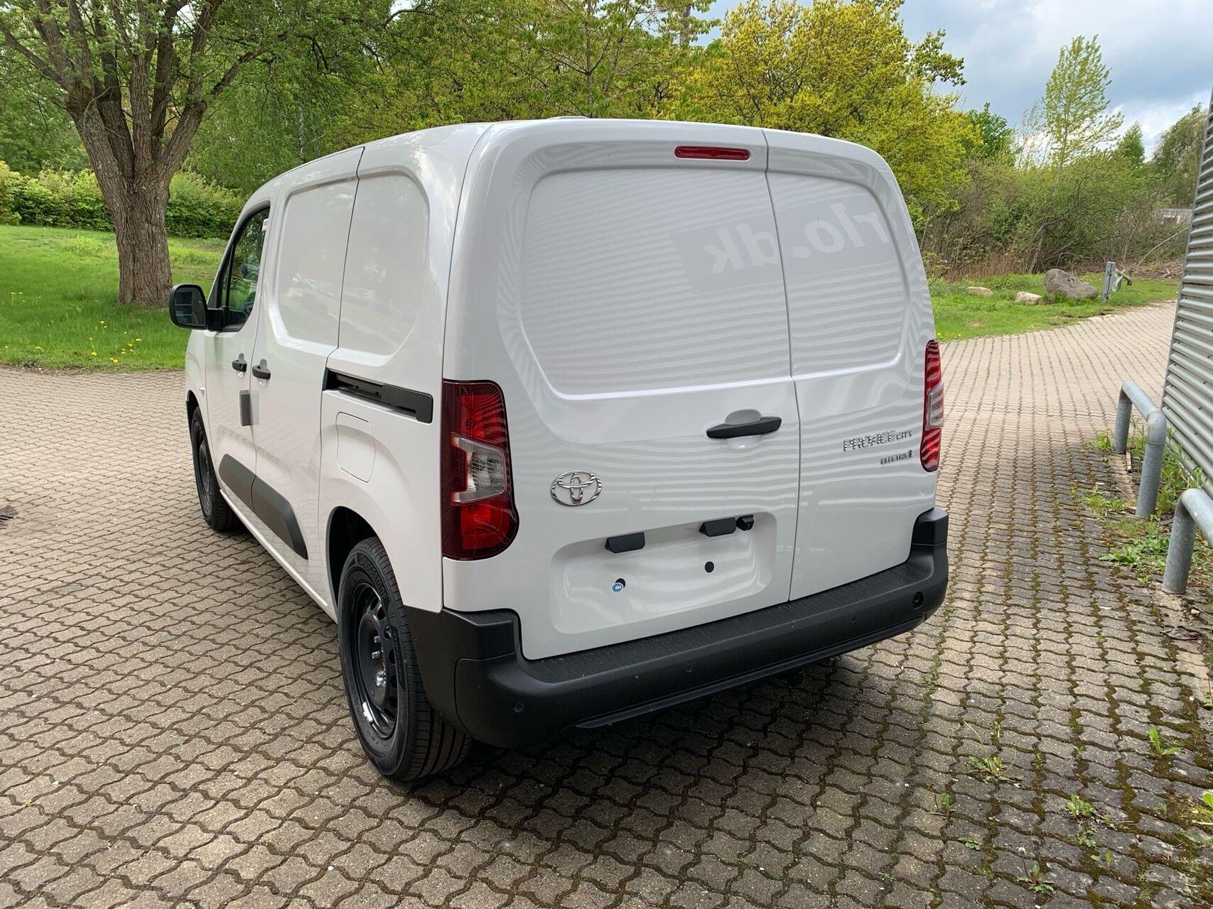 Billede af Toyota Proace City 50 kWh (136 hk) Medium/To skydedøre aut. gear Comfort Master