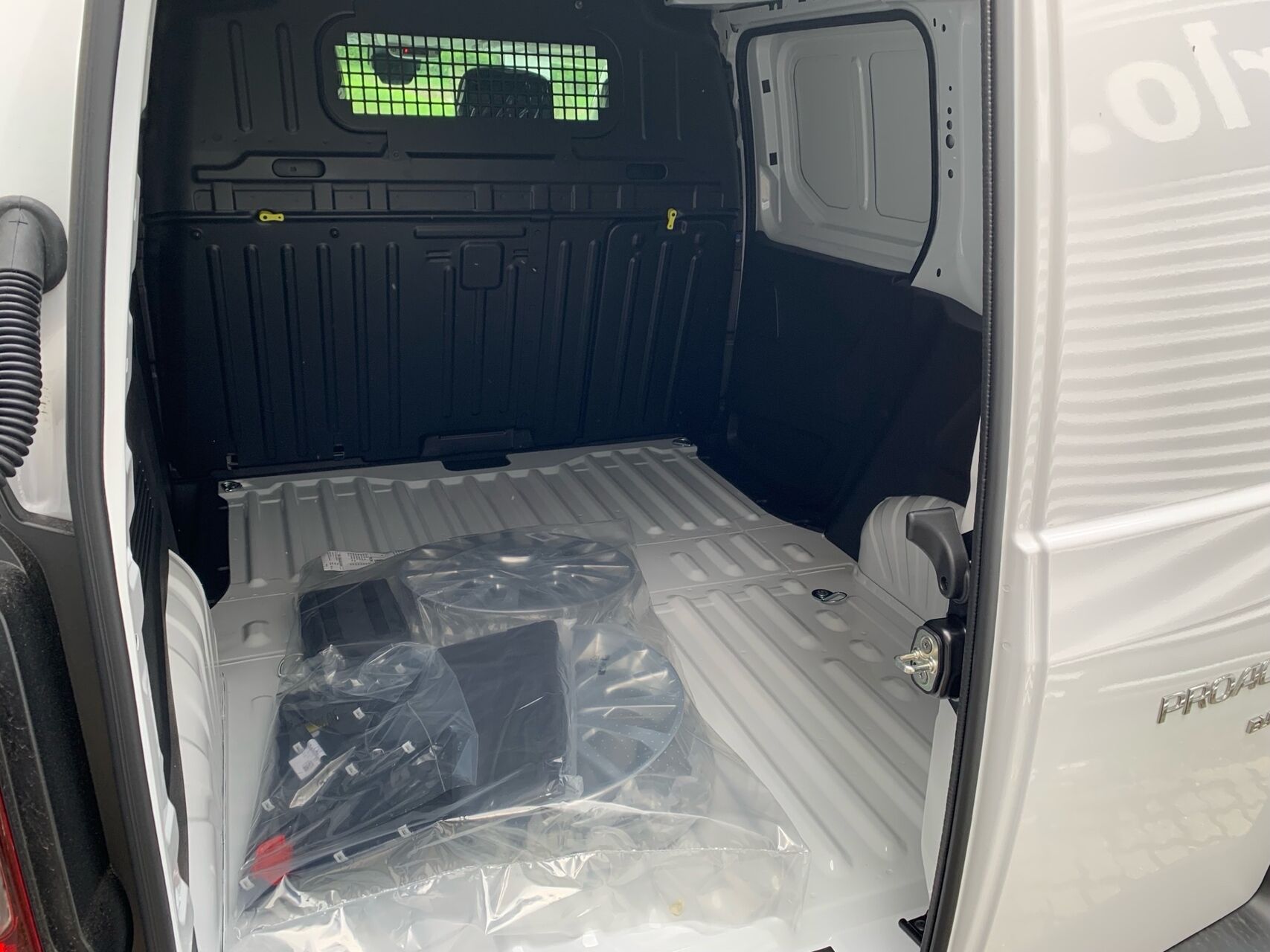 Billede af Toyota Proace City 50 kWh (136 hk) Medium/To skydedøre aut. gear Comfort Master