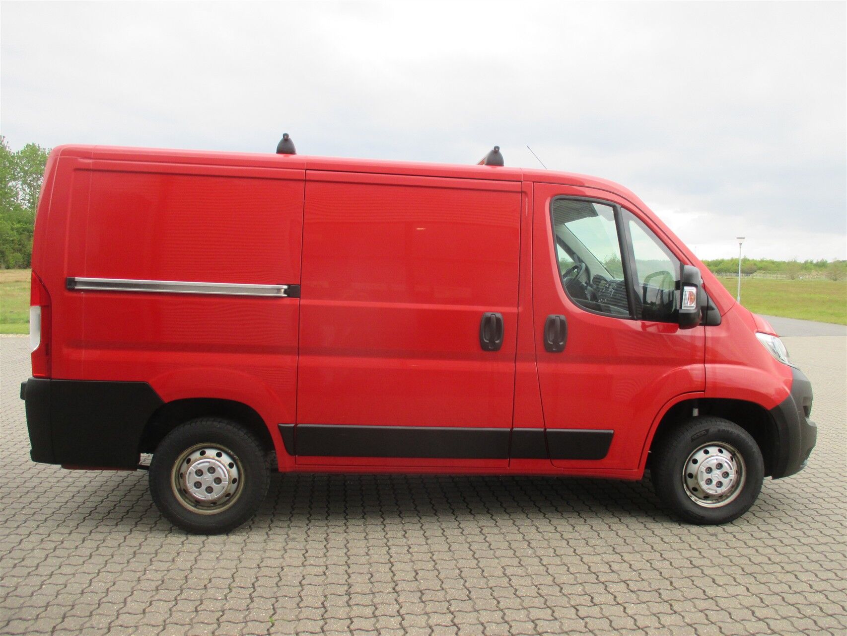 Billede af Citroën Jumper 30 L1H1 2,2 Blue HDi Flexline start/stop 120HK Van