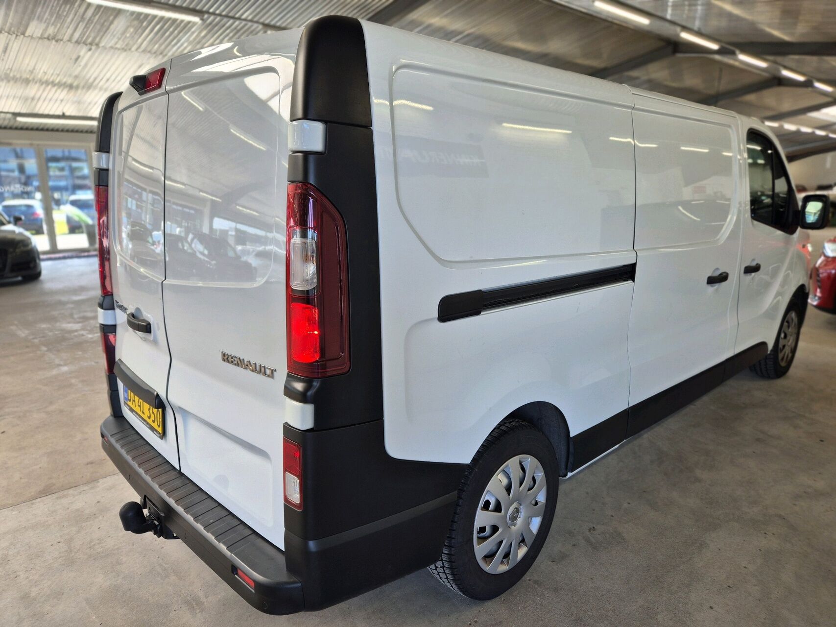 Billede af Renault Trafic T29 L2H1 2,0 DCI 145HK Van 6g Aut.