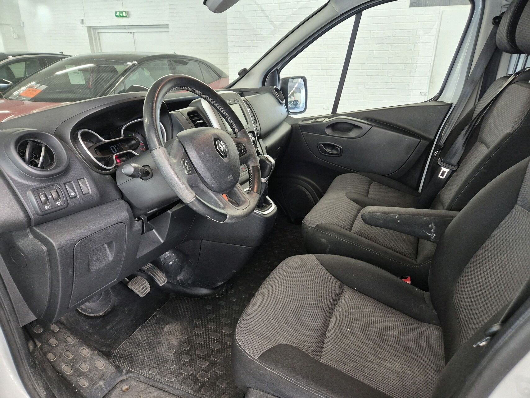 Billede af Renault Trafic T29 L2H1 2,0 DCI 145HK Van 6g Aut.
