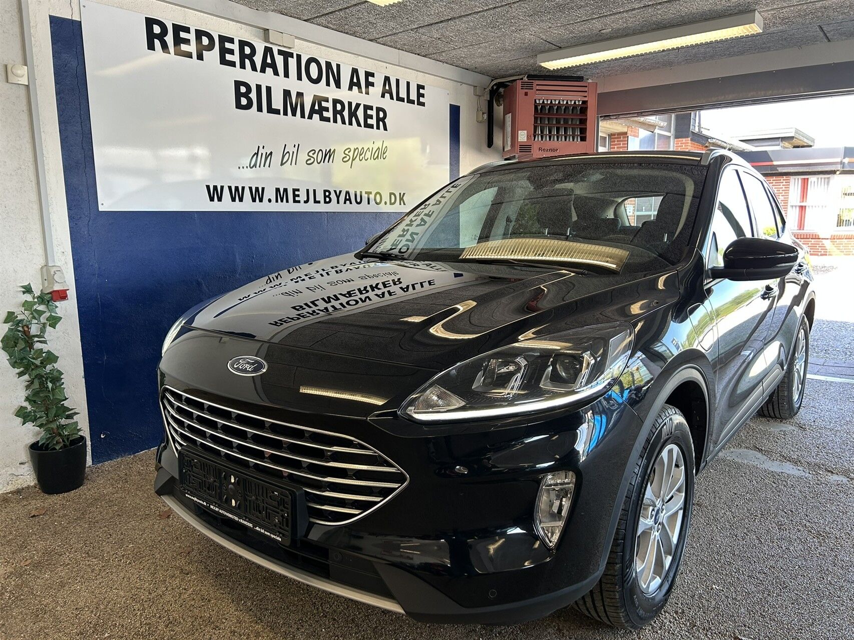 Billede af Ford Kuga 2,5 Plugin-hybrid Titanium CVT 225HK 5d Trinl. Gear