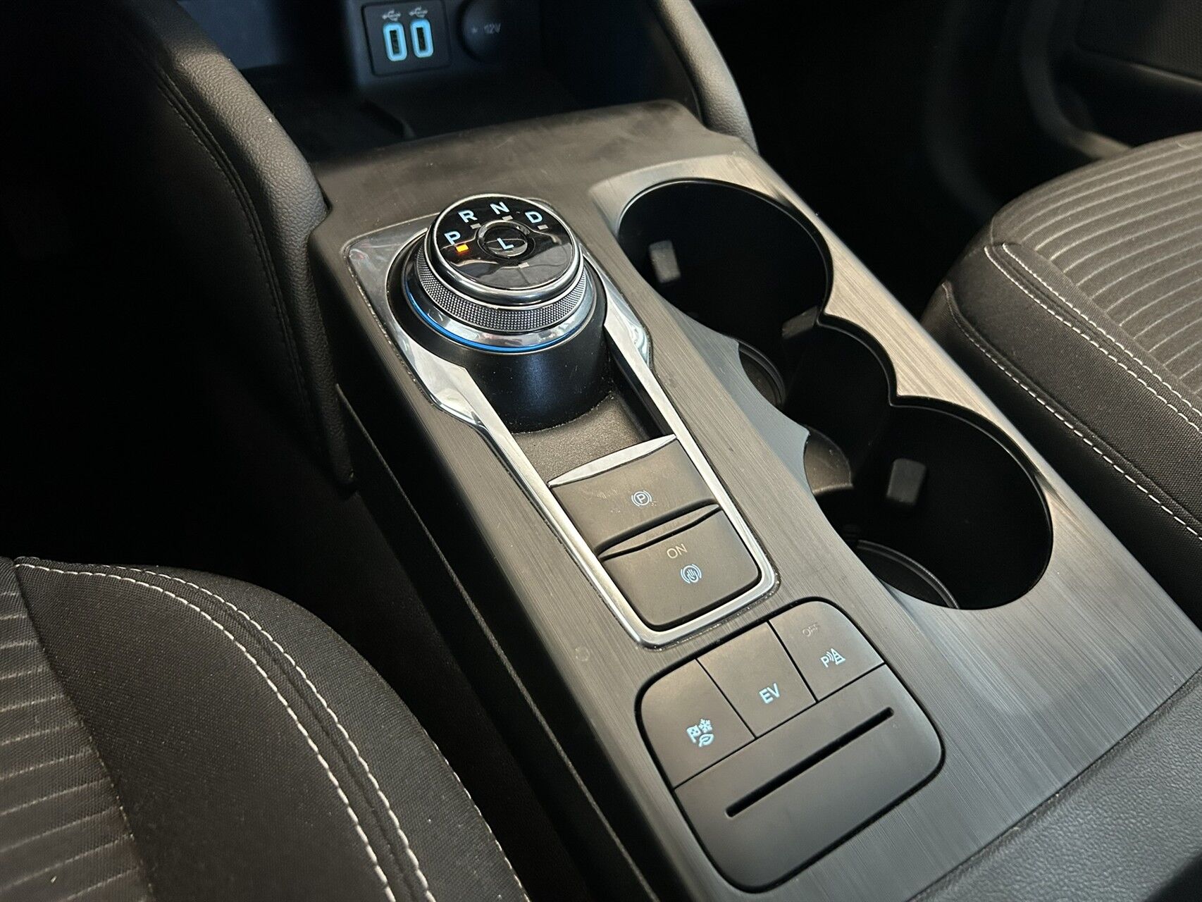 Billede af Ford Kuga 2,5 Plugin-hybrid Titanium CVT 225HK 5d Trinl. Gear
