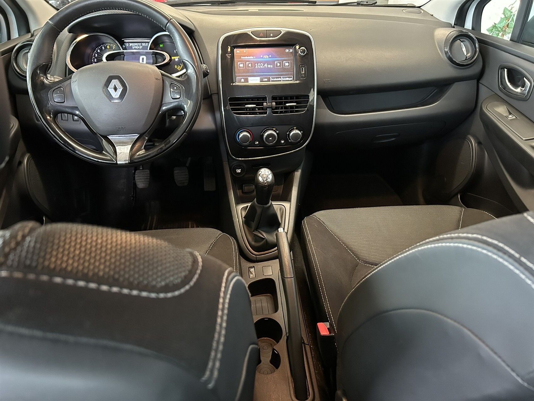 Billede af Renault Clio Sport Tourer 0,9 TCE Expression Energy 90HK Stc