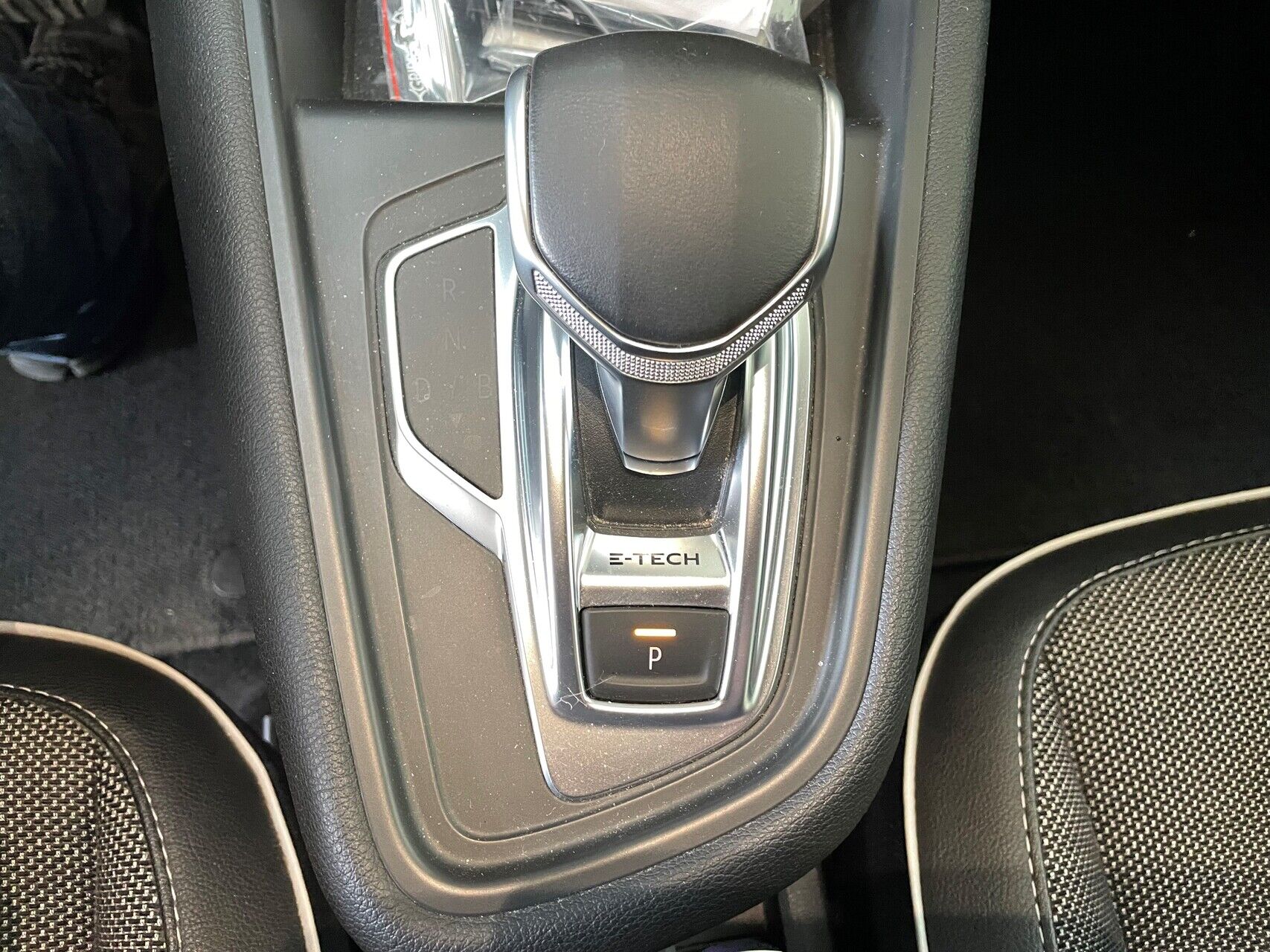 Billede af Renault Captur 1,6 E-TECH  Plugin-hybrid Intens 160HK 5d Aut.