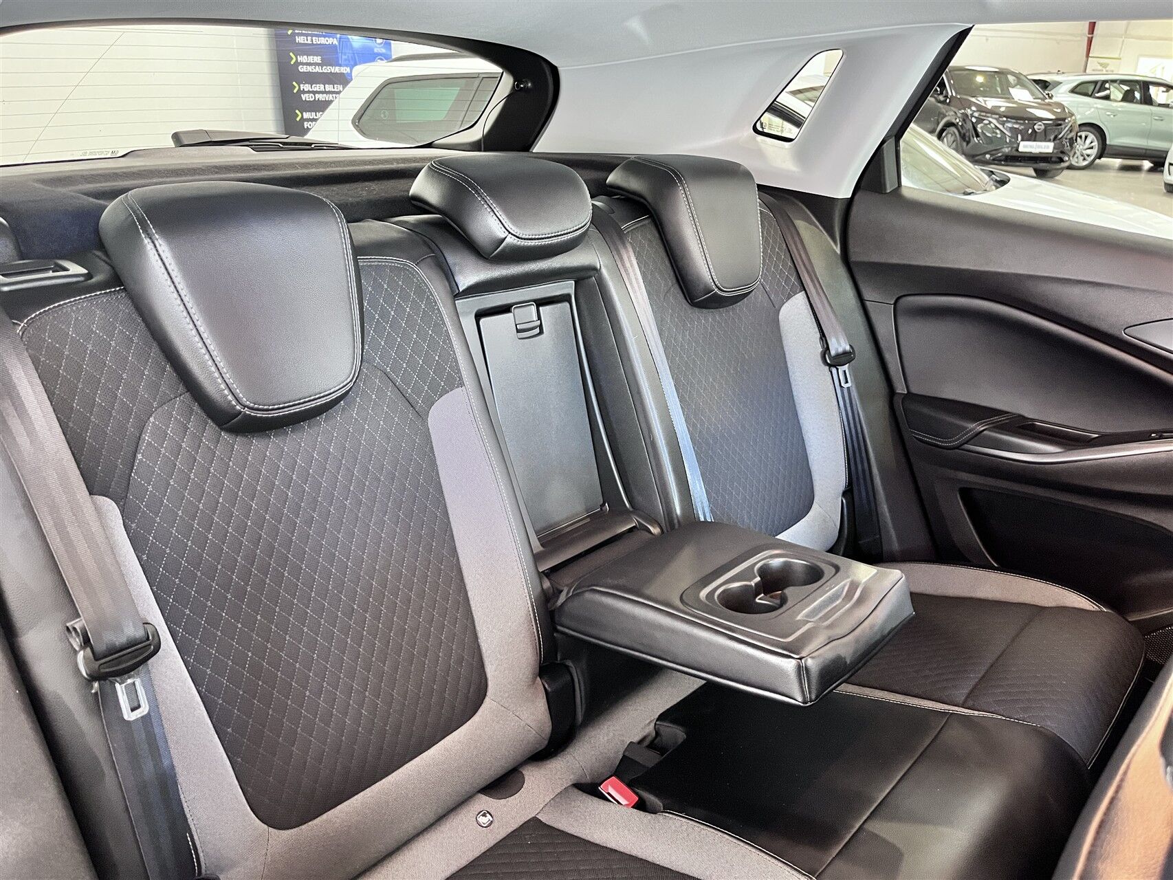 Billede af Opel Grandland X 1,6 PHEV  Plugin-hybrid Cosmo Prestige Pack 225HK 5d 8g Aut.