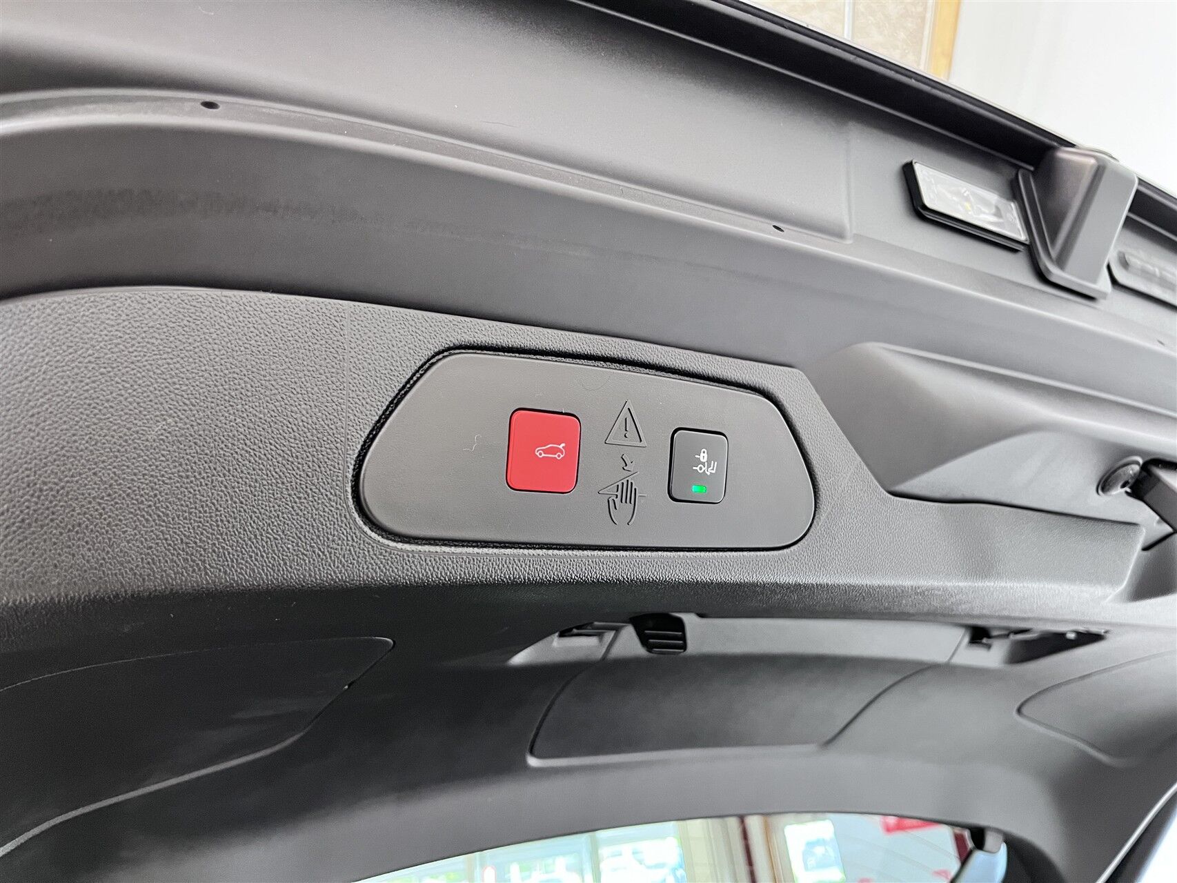 Billede af Opel Grandland X 1,6 PHEV  Plugin-hybrid Cosmo Prestige Pack 225HK 5d 8g Aut.