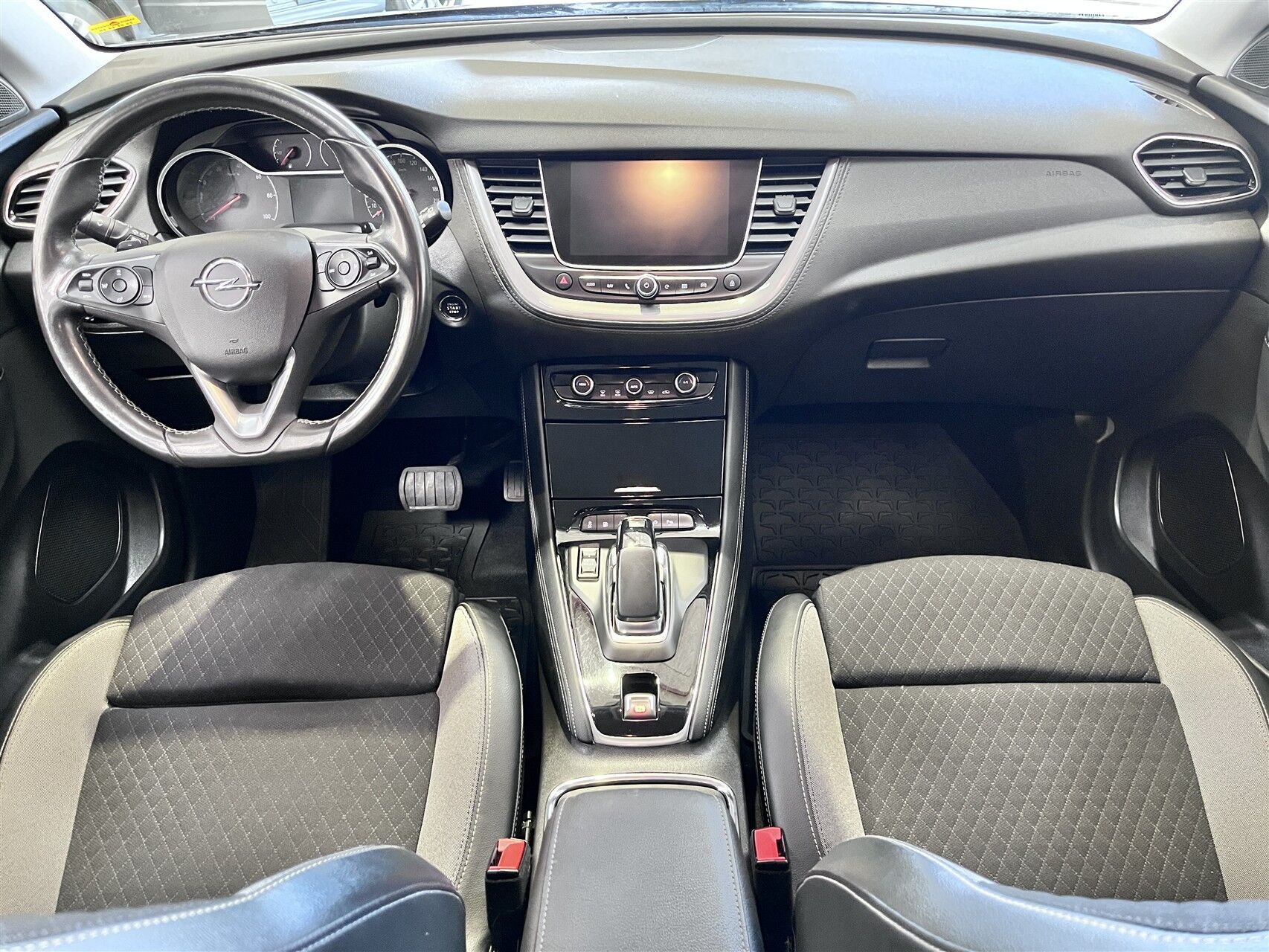 Billede af Opel Grandland X 1,6 PHEV  Plugin-hybrid Cosmo Prestige Pack 225HK 5d 8g Aut.