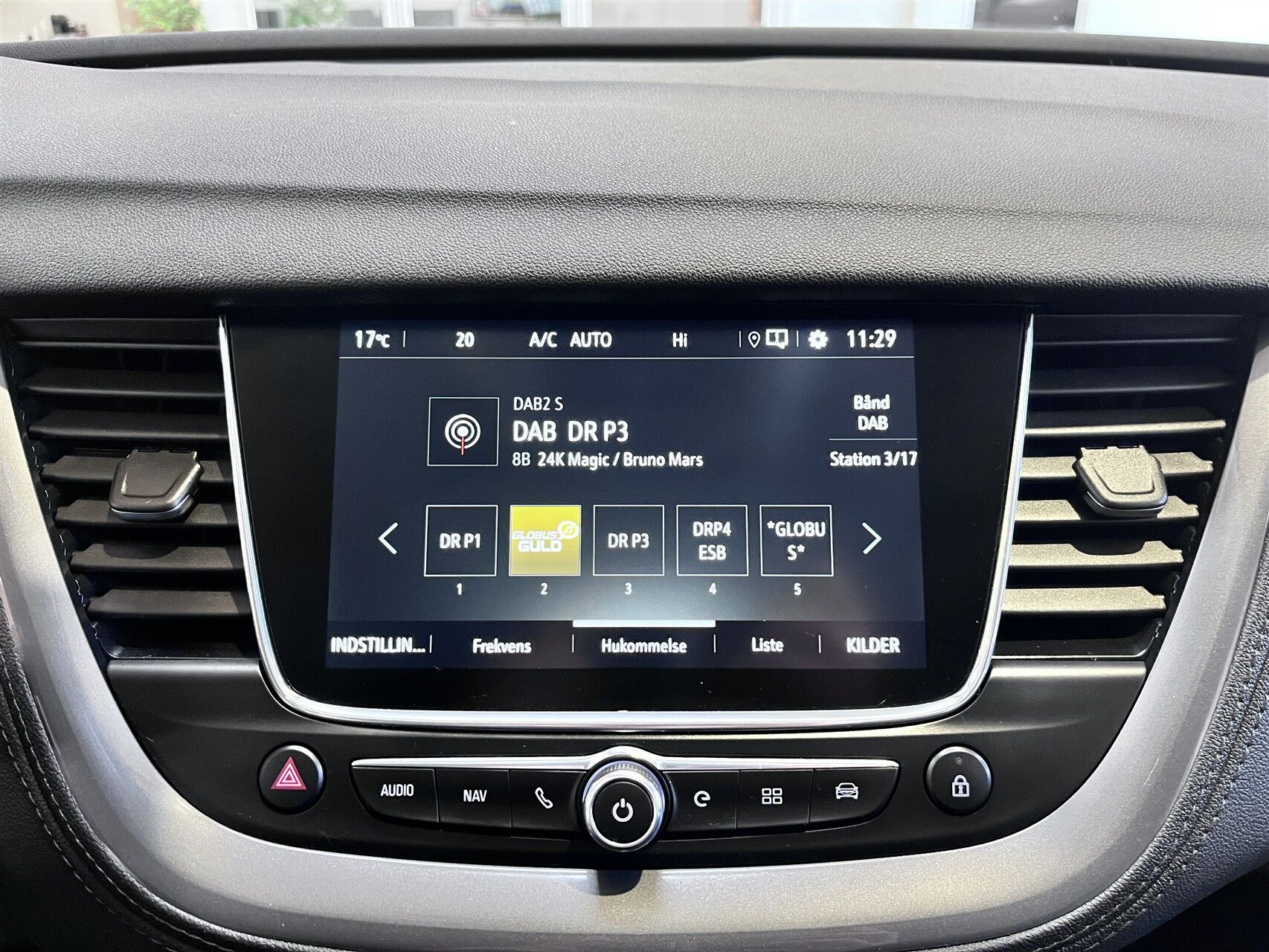 Billede af Opel Grandland X 1,6 PHEV  Plugin-hybrid Cosmo Prestige Pack 225HK 5d 8g Aut.