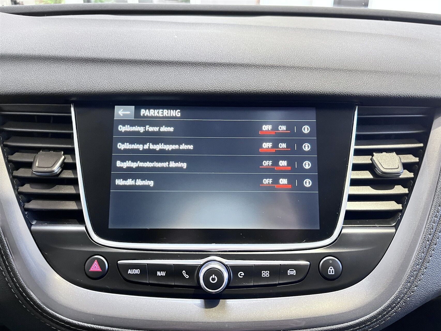 Billede af Opel Grandland X 1,6 PHEV  Plugin-hybrid Cosmo Prestige Pack 225HK 5d 8g Aut.