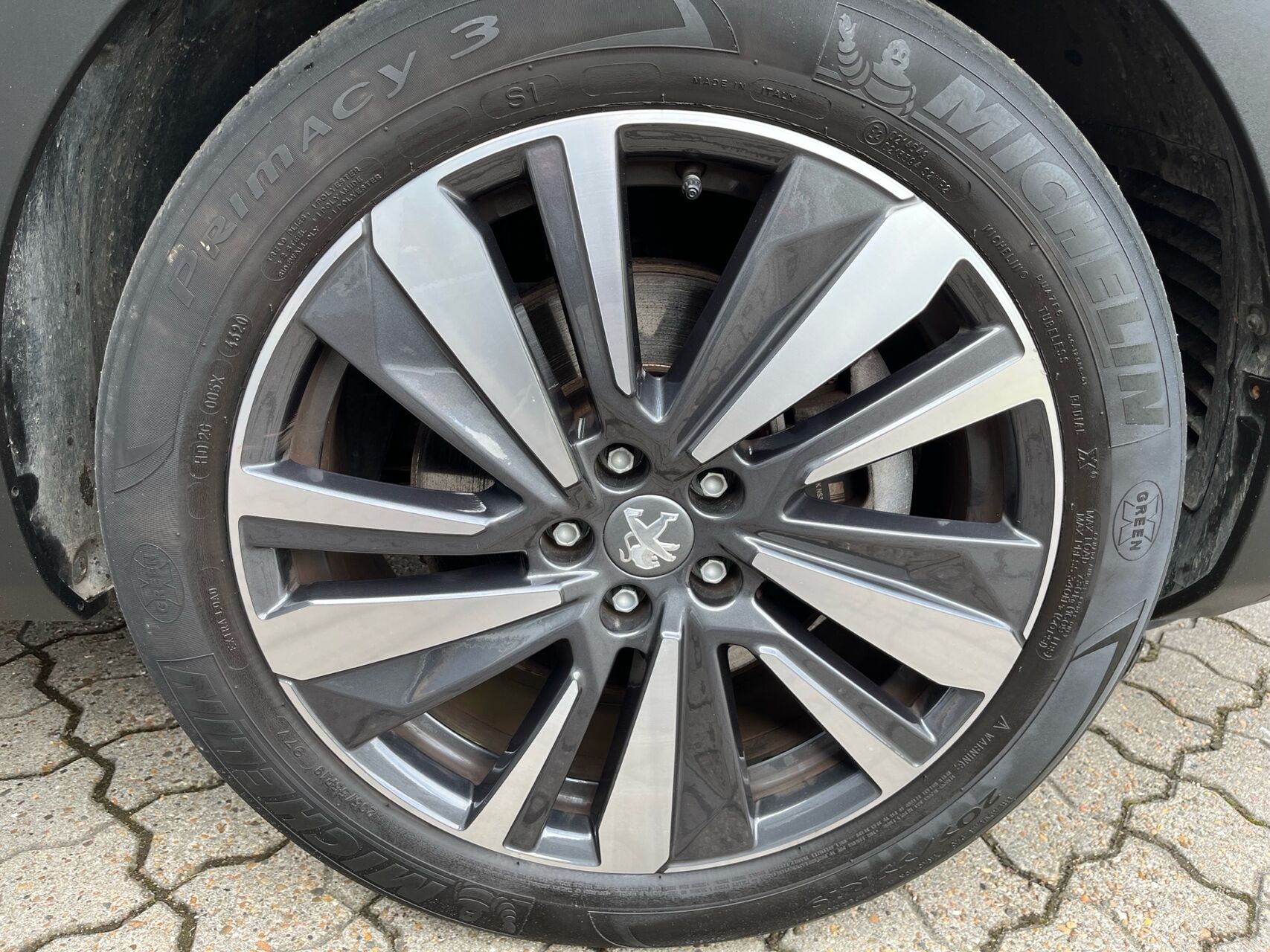 Billede af Peugeot 3008 1,6 PureTech  Plugin-hybrid Allure LTD EAT8 225HK 5d 8g Aut.