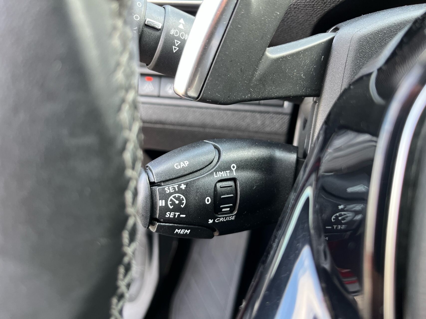 Billede af Peugeot 3008 1,6 PureTech  Plugin-hybrid Allure LTD EAT8 225HK 5d 8g Aut.