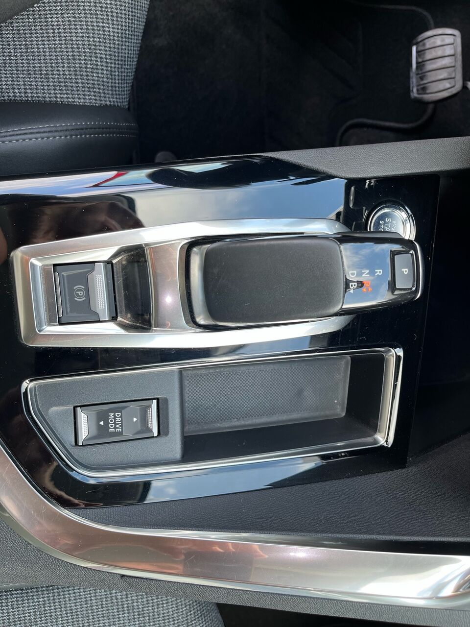 Billede af Peugeot 3008 1,6 PureTech  Plugin-hybrid Allure LTD EAT8 225HK 5d 8g Aut.