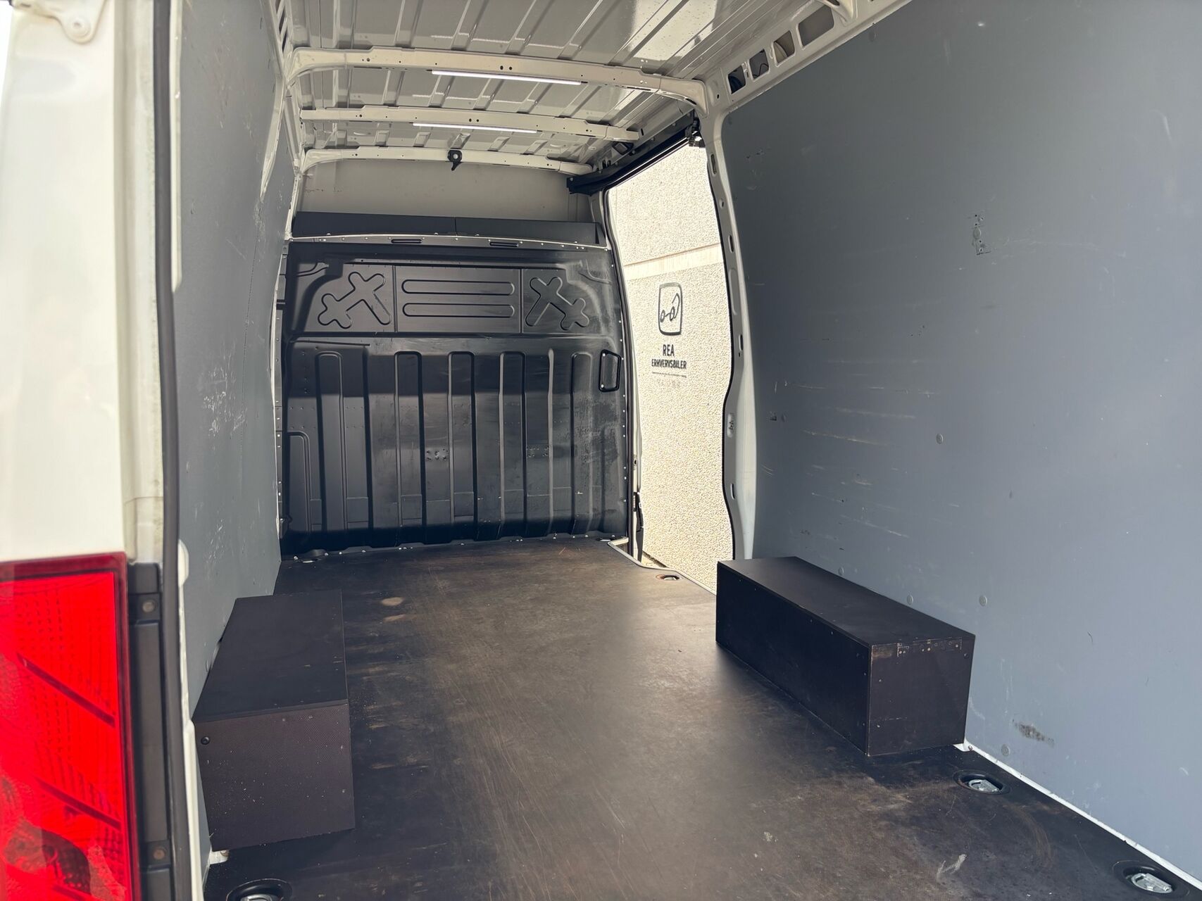 Billede af Iveco Daily 35S16 12m3 2,3 D Forza+ Hi-Matic 156HK Van 8g Aut.