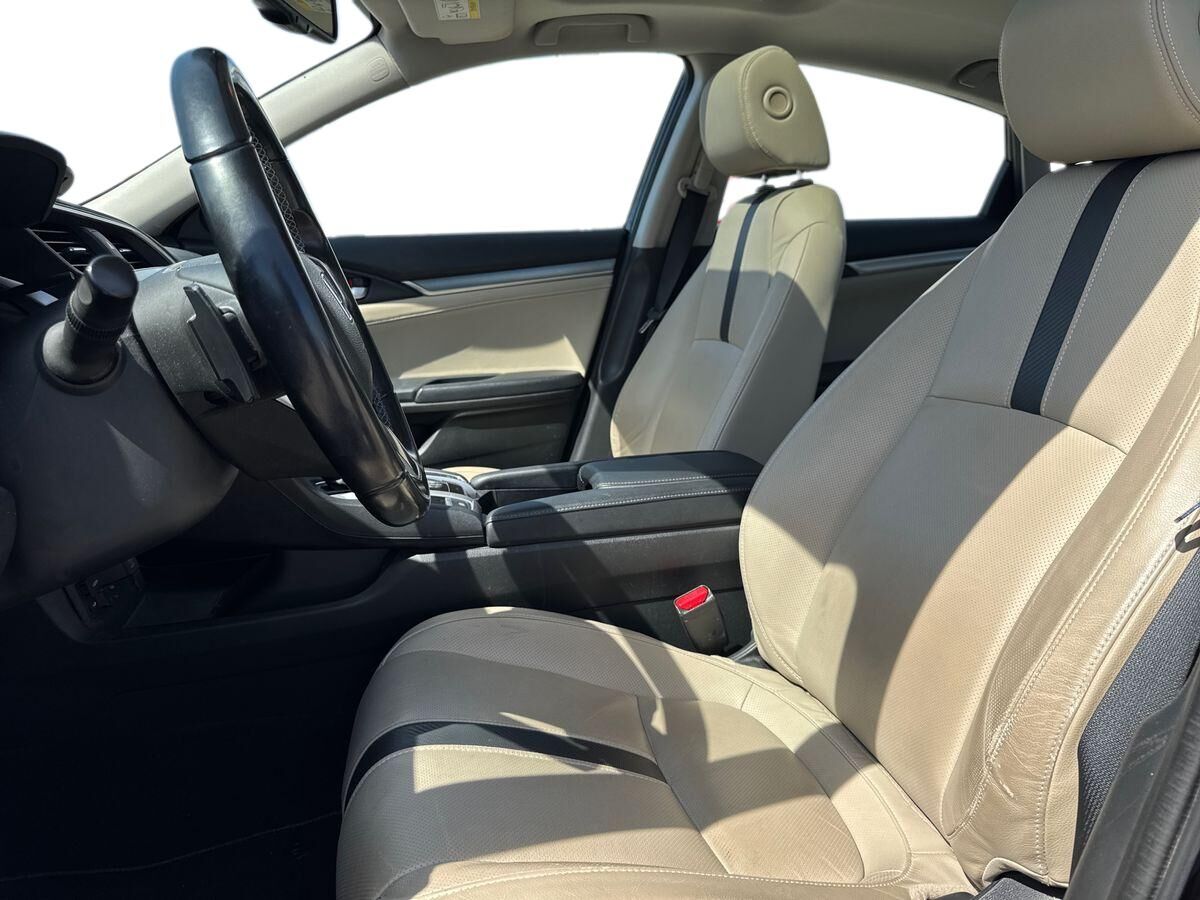 Billede af Honda Civic 1,5 VTEC Turbo Executive Navi CVT 182HK 6g Aut.
