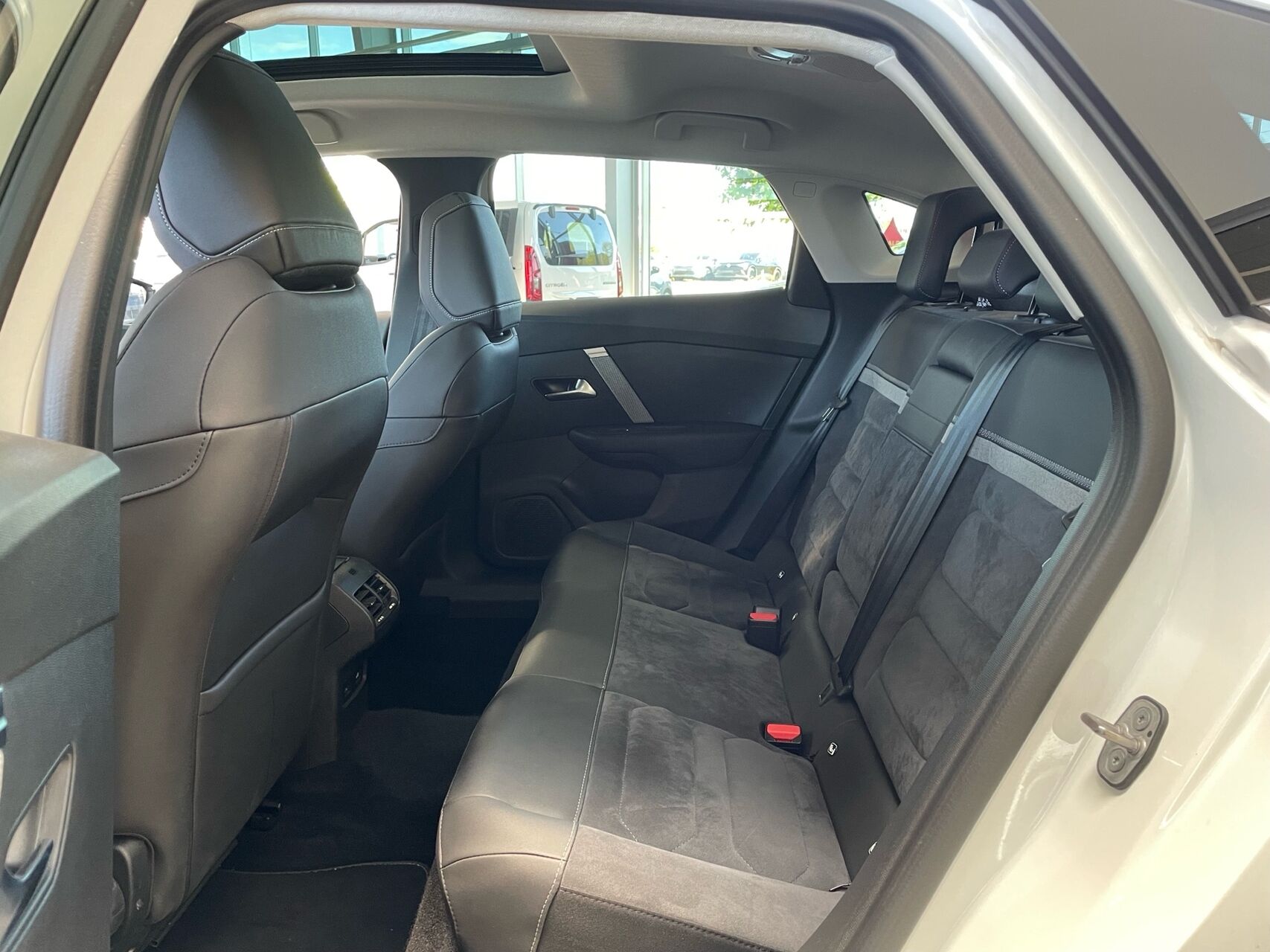 Billede af Citroën e-C4 X EL Palais Sky 136HK 5d Aut.