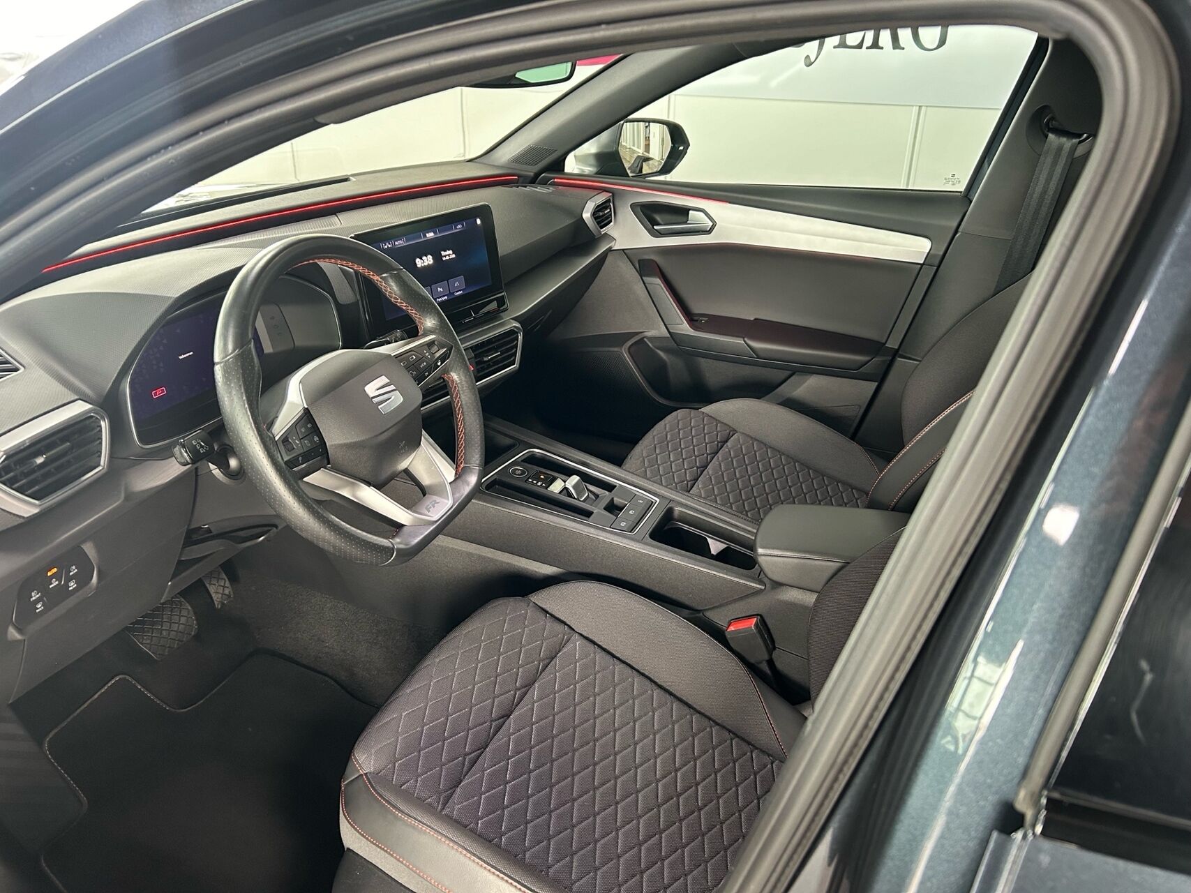 Billede af Seat Leon Sportstourer 1,5 e-TSI  Mild hybrid FR DSG 150HK Stc 7g Aut.