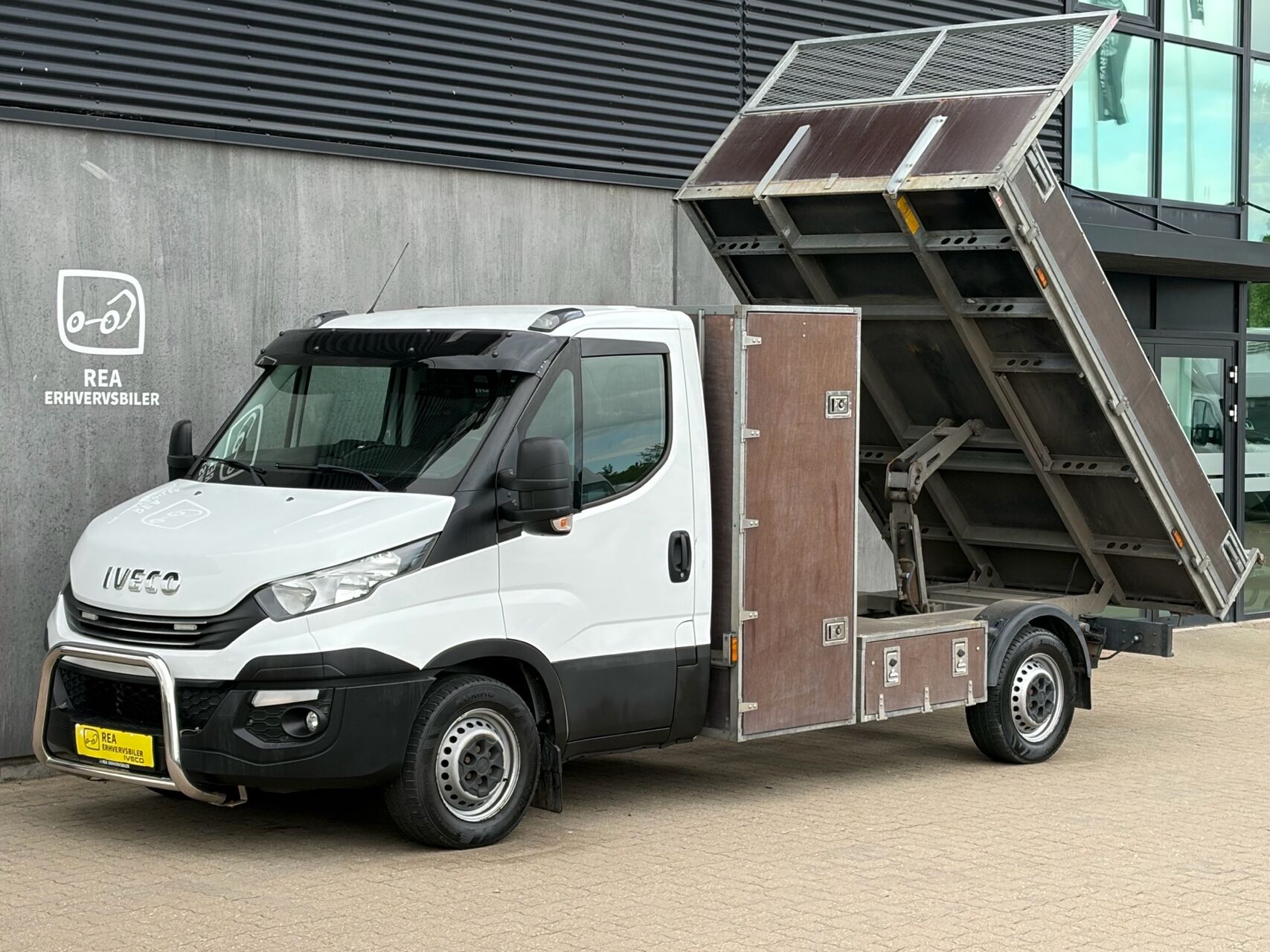 Billede af Iveco Daily 35S16 3750mm 2,3 D 156HK Ladv./Chas. 8g Aut.