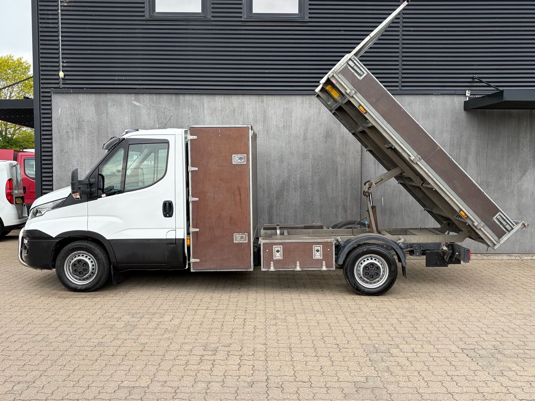 Billede af Iveco Daily 35S16 3750mm 2,3 D 156HK Ladv./Chas. 8g Aut.