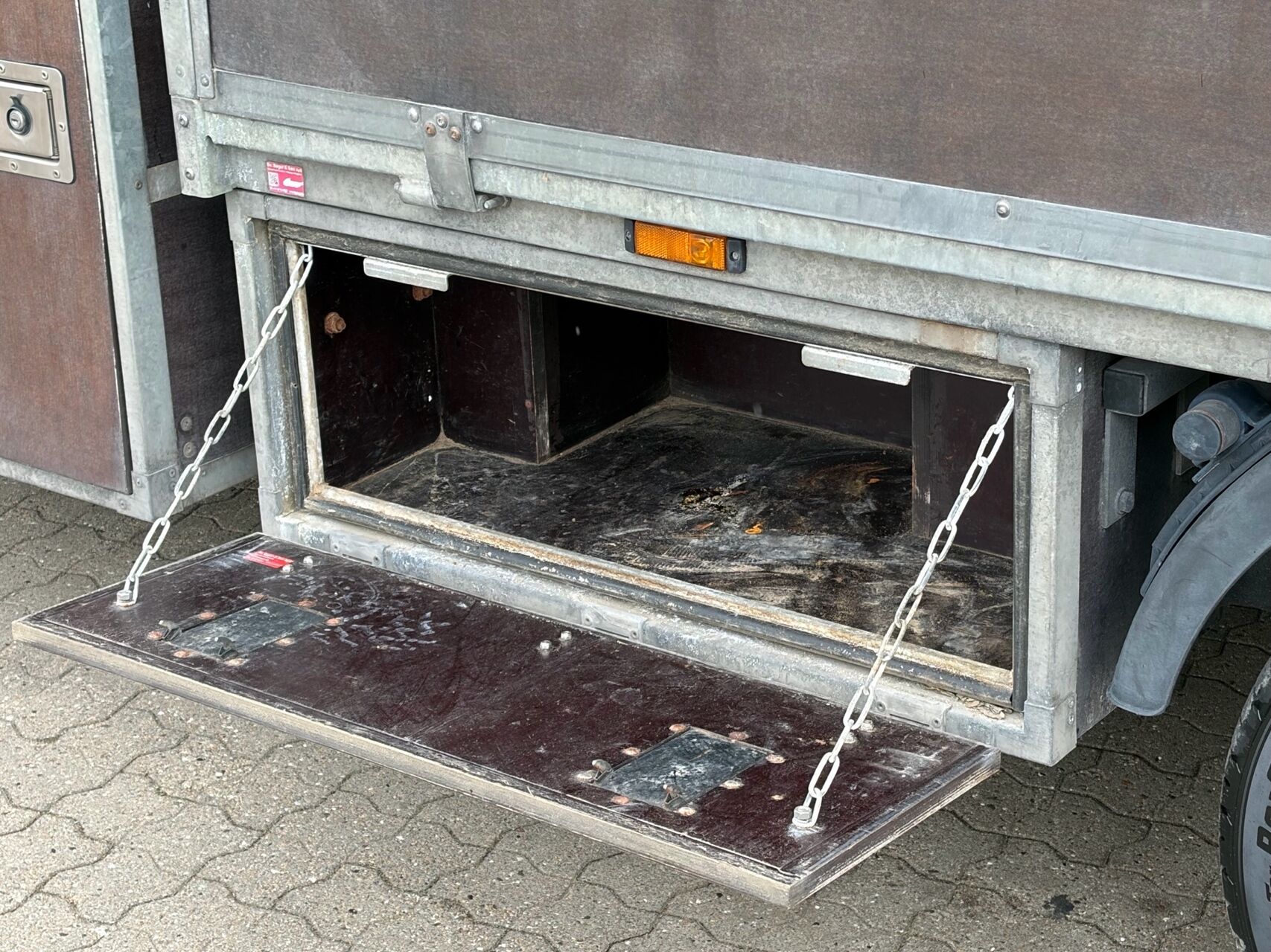 Billede af Iveco Daily 35S16 3750mm 2,3 D 156HK Ladv./Chas. 8g Aut.