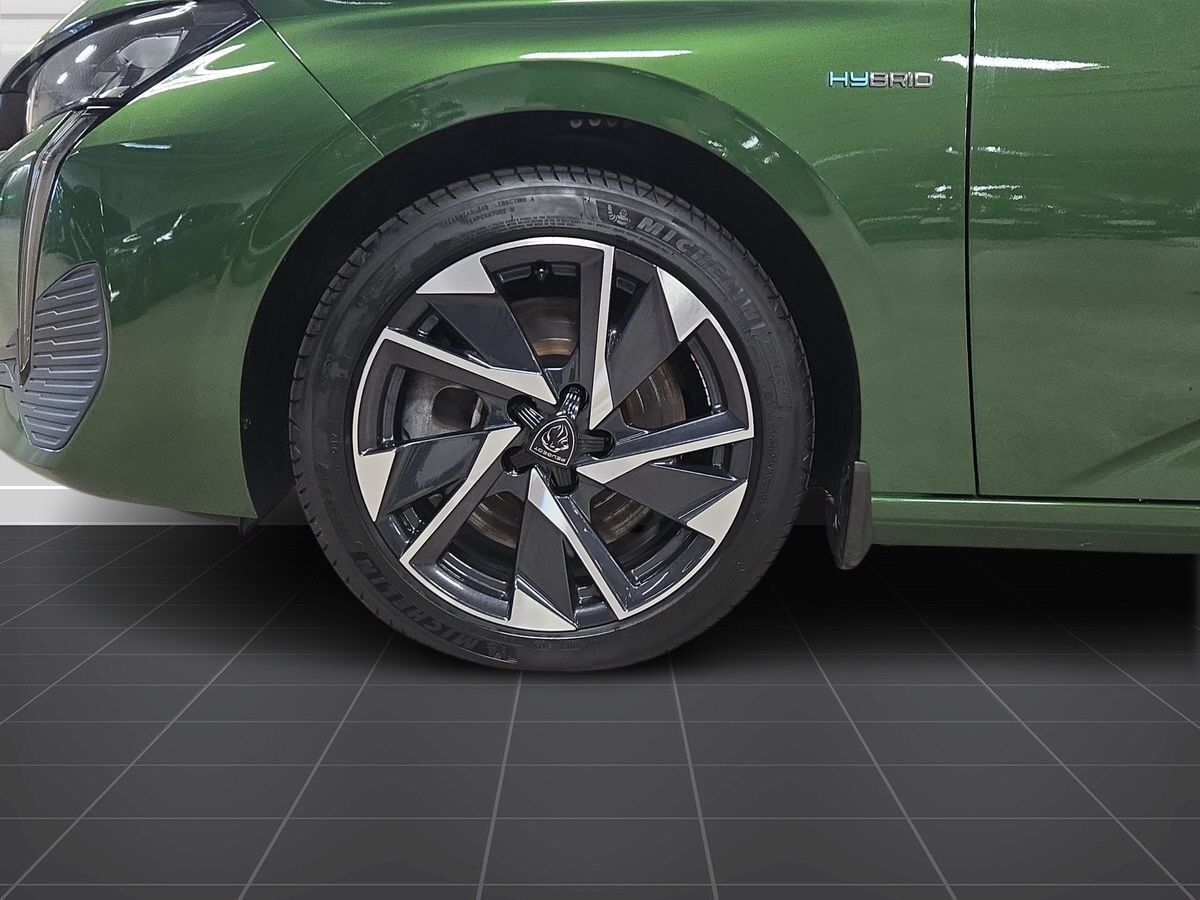 Billede af Peugeot 308 1,6 Plugin-hybrid First Selection Plus EAT8 180HK 5d 8g Aut.