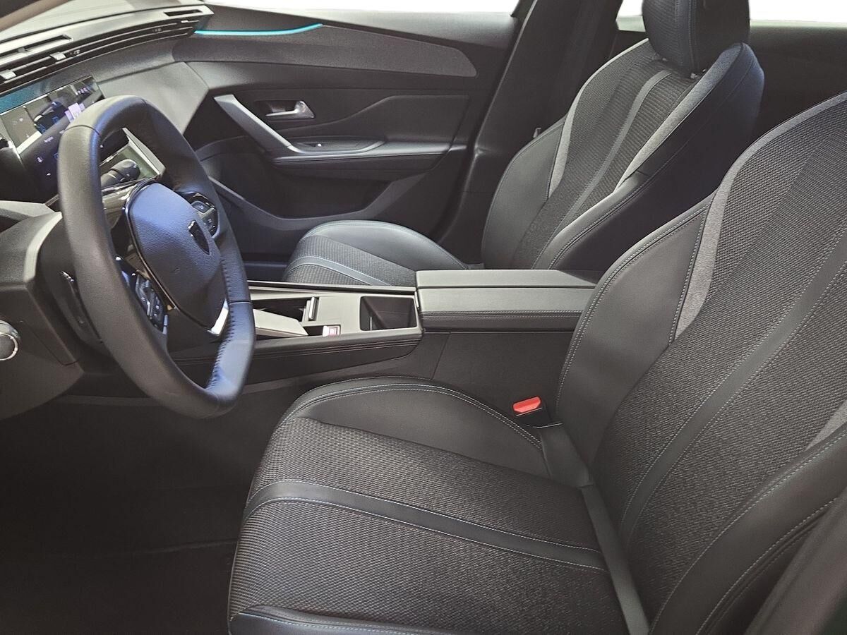 Billede af Peugeot 308 1,6 Plugin-hybrid First Selection Plus EAT8 180HK 5d 8g Aut.