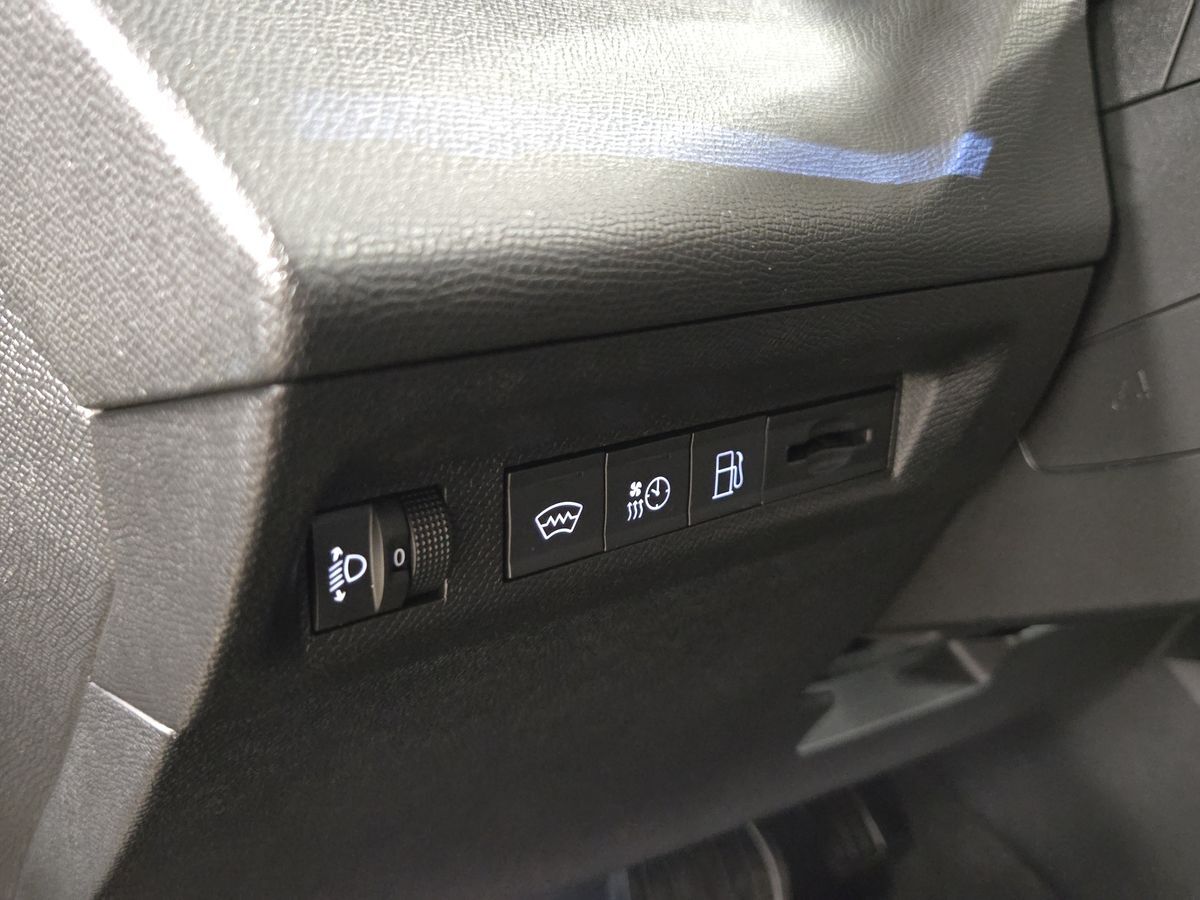 Billede af Peugeot 308 1,6 Plugin-hybrid First Selection Plus EAT8 180HK 5d 8g Aut.