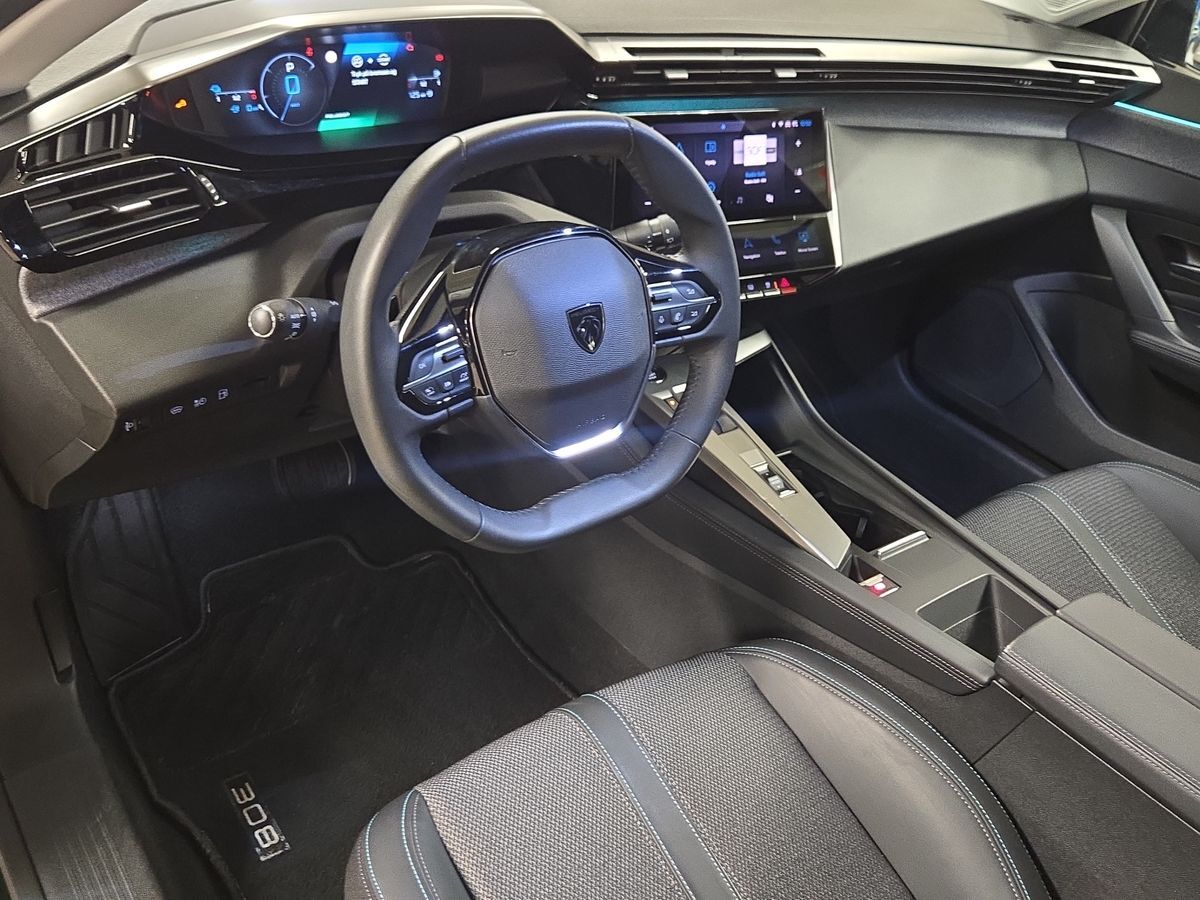 Billede af Peugeot 308 1,6 Plugin-hybrid First Selection Plus EAT8 180HK 5d 8g Aut.