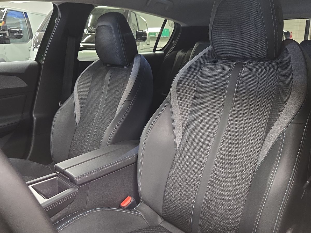 Billede af Peugeot 308 1,6 Plugin-hybrid First Selection Plus EAT8 180HK 5d 8g Aut.