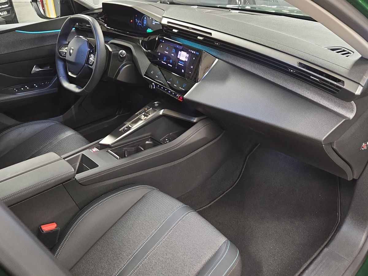 Billede af Peugeot 308 1,6 Plugin-hybrid First Selection Plus EAT8 180HK 5d 8g Aut.