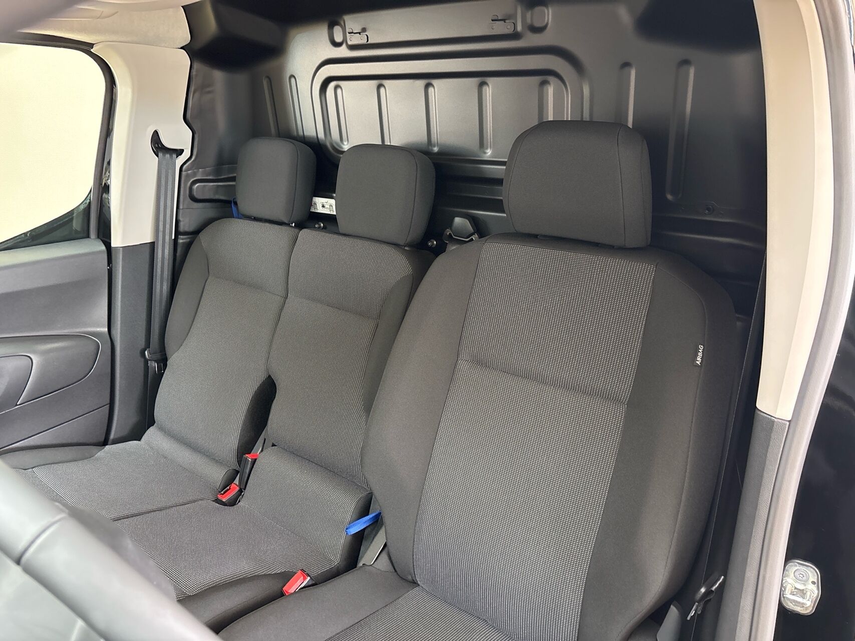 Billede af Peugeot e-Partner L1 V2 EL Plus 136HK Van Aut.