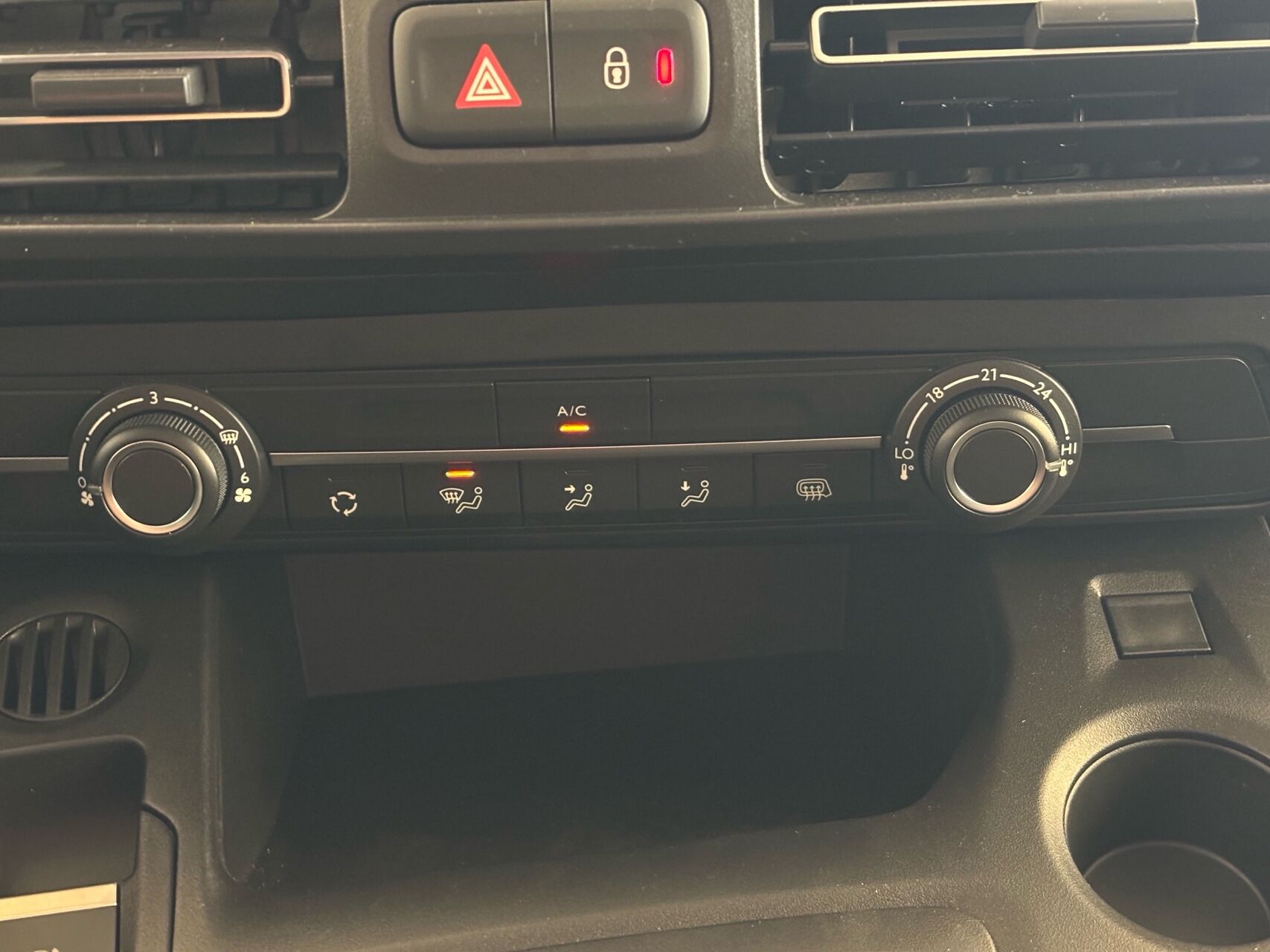 Billede af Peugeot e-Partner L1 V2 EL Plus 136HK Van Aut.