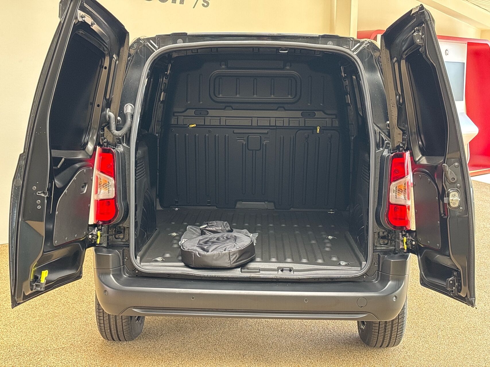 Billede af Peugeot e-Partner L1 V2 EL Plus 136HK Van Aut.