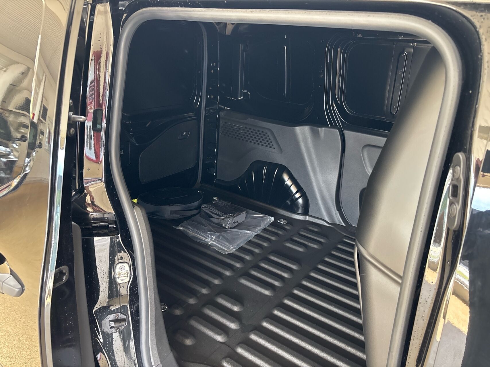 Billede af Peugeot e-Partner L1 V2 EL Plus 136HK Van Aut.