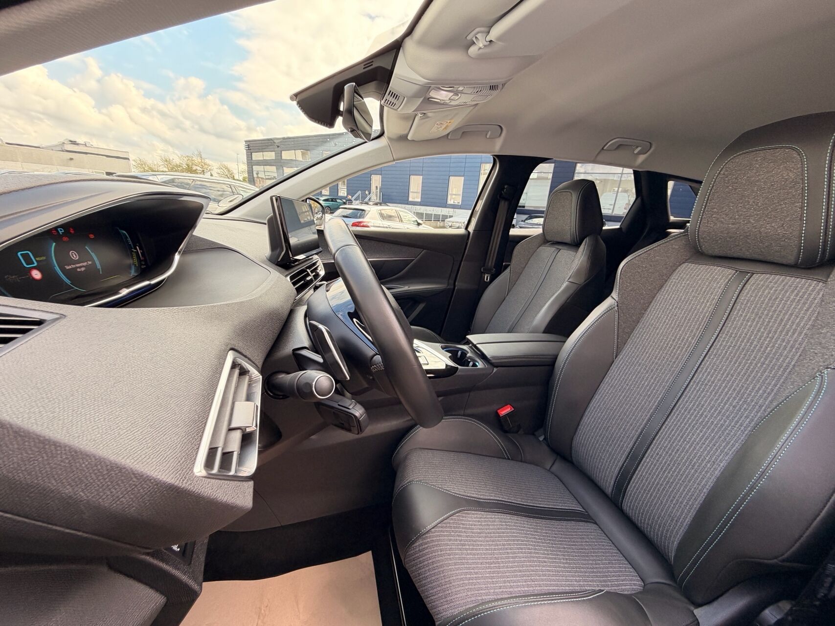 Billede af Peugeot 3008 1,6 PureTech  Plugin-hybrid Allure Pack EAT8 225HK 5d 8g Aut.