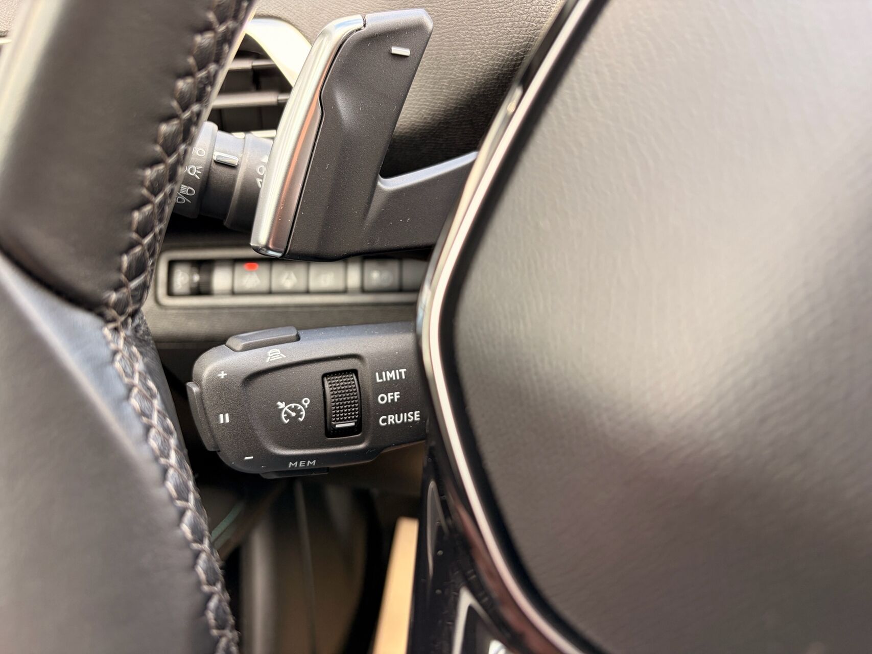 Billede af Peugeot 3008 1,6 PureTech  Plugin-hybrid Allure Pack EAT8 225HK 5d 8g Aut.