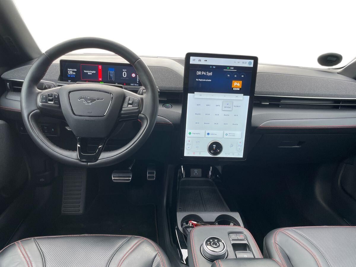 Billede af Ford Mustang Mach-E EL UR AWD 351HK 5d Aut.