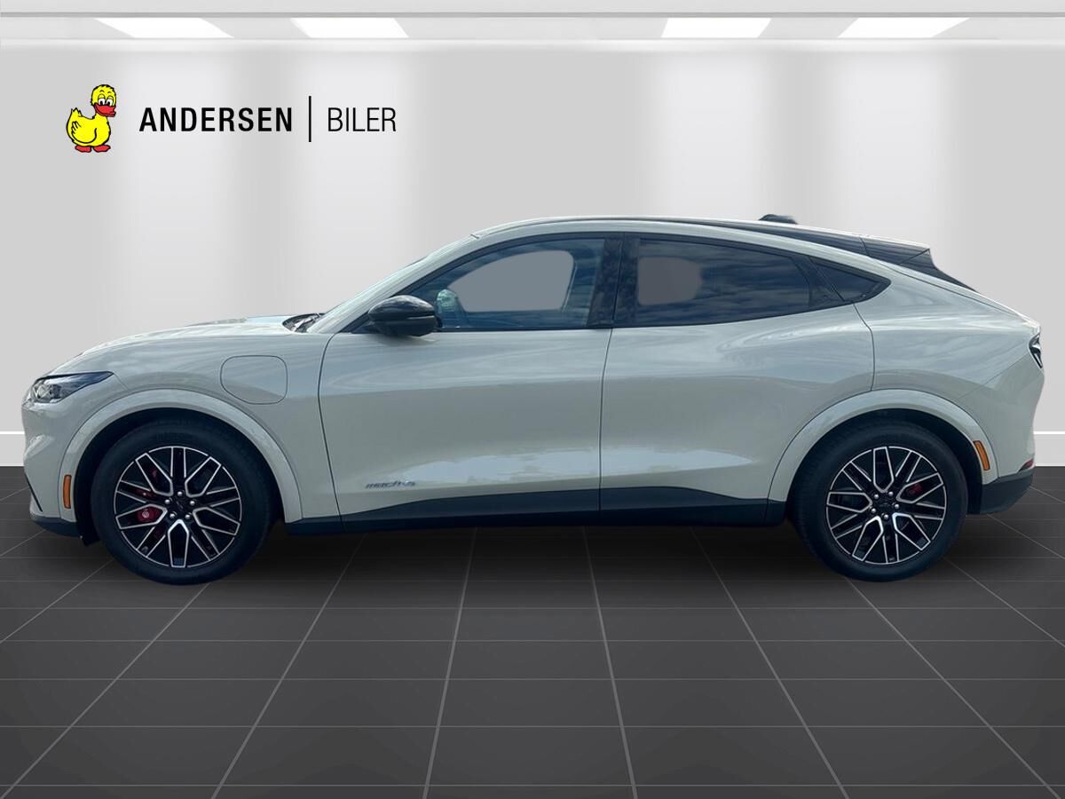 Billede af Ford Mustang Mach-E EL UR Premium AWD 375HK 5d Aut.