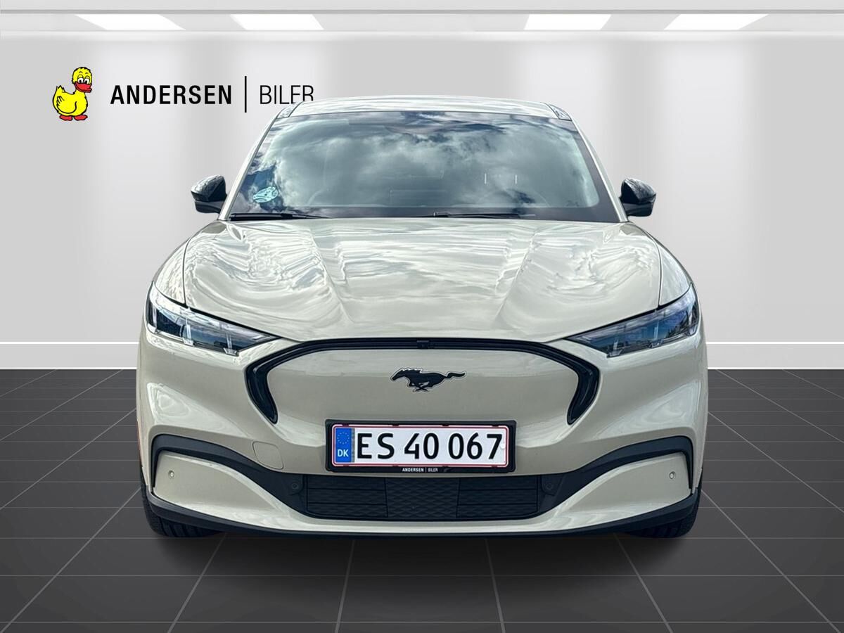 Billede af Ford Mustang Mach-E EL UR Premium AWD 375HK 5d Aut.