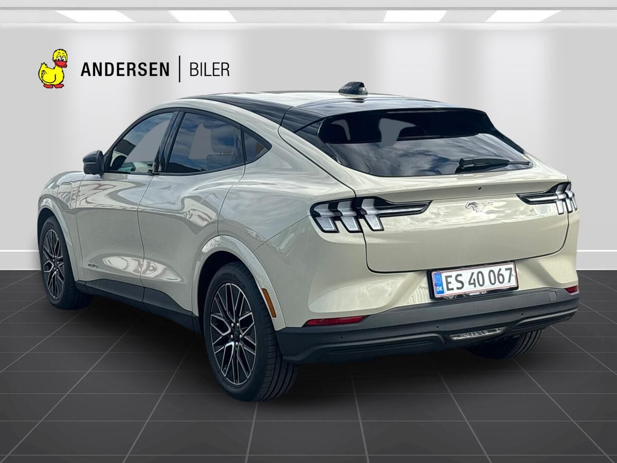 Billede af Ford Mustang Mach-E EL UR Premium AWD 375HK 5d Aut.