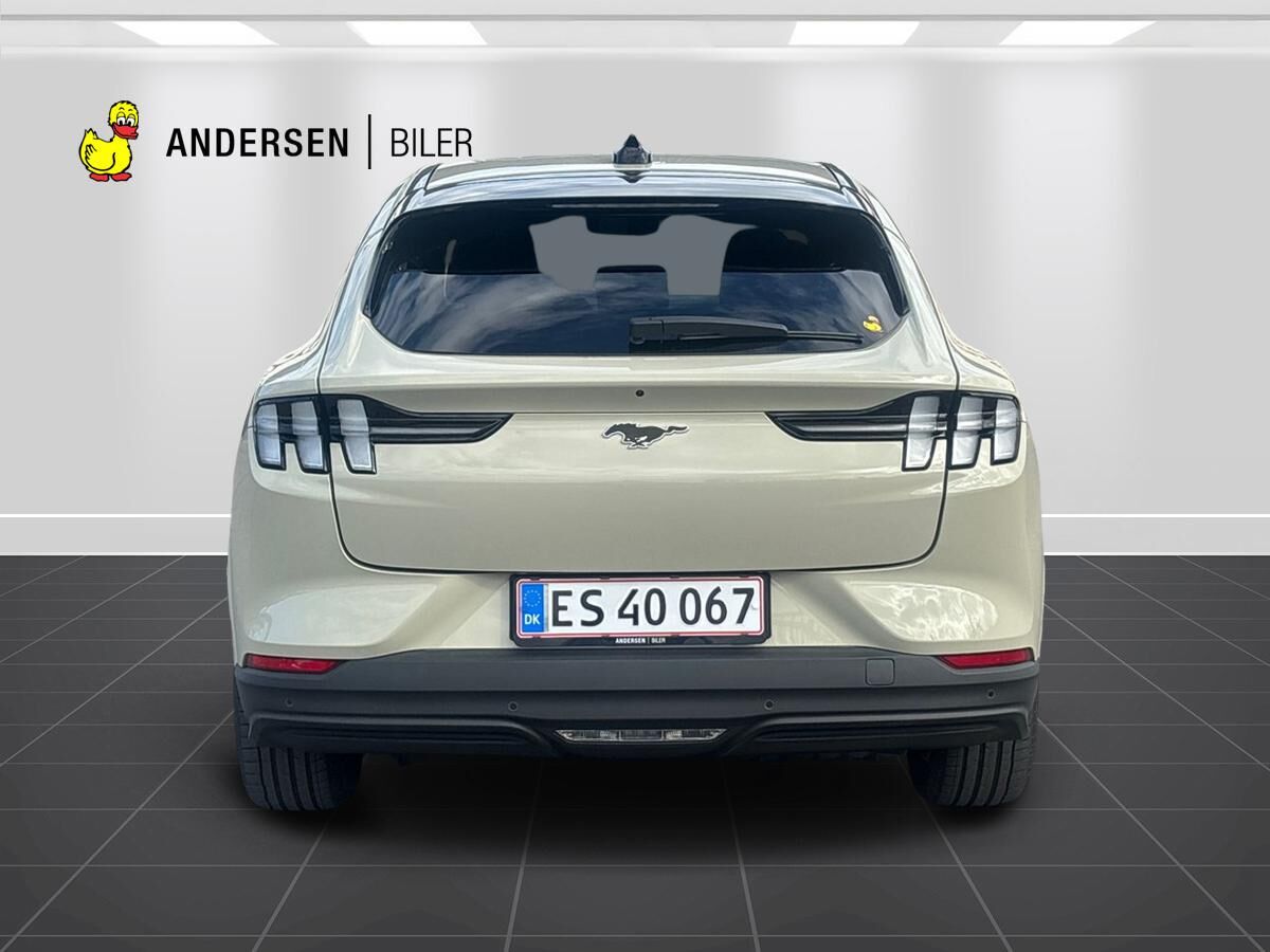 Billede af Ford Mustang Mach-E EL UR Premium AWD 375HK 5d Aut.