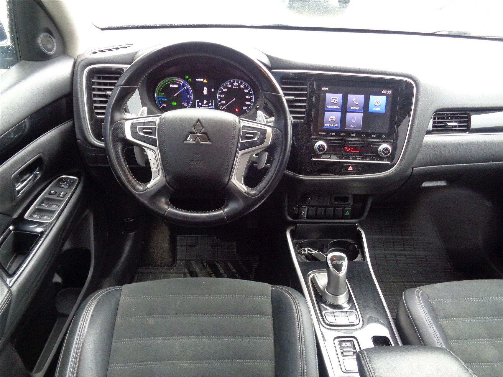 Billede af Mitsubishi Outlander 2,4 PHEV  Plugin-hybrid Invite 4WD 224HK 5d 6g Trinl. Gear