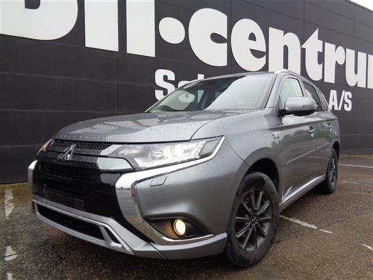Mitsubishi Outlander 2,4 PHEV  Plugin-hybrid Invite 4WD 224HK 5d 6g Trinl. Gear