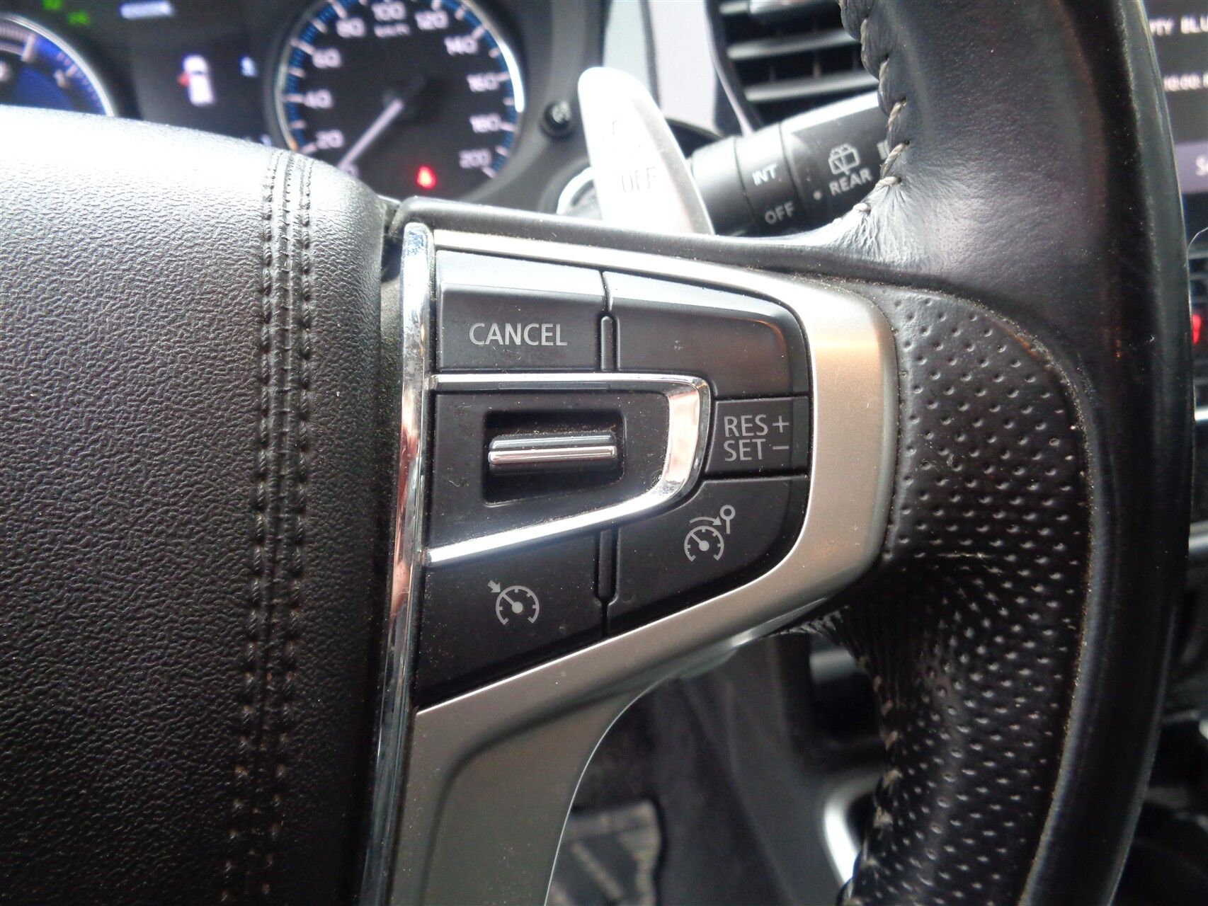 Billede af Mitsubishi Outlander 2,4 PHEV  Plugin-hybrid Invite 4WD 224HK 5d 6g Trinl. Gear