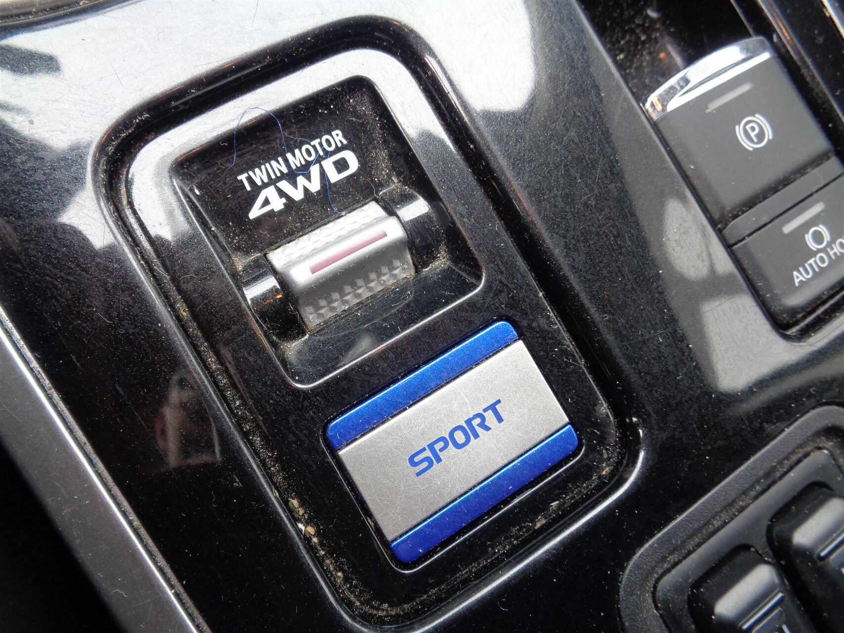Billede af Mitsubishi Outlander 2,4 PHEV  Plugin-hybrid Invite 4WD 224HK 5d 6g Trinl. Gear