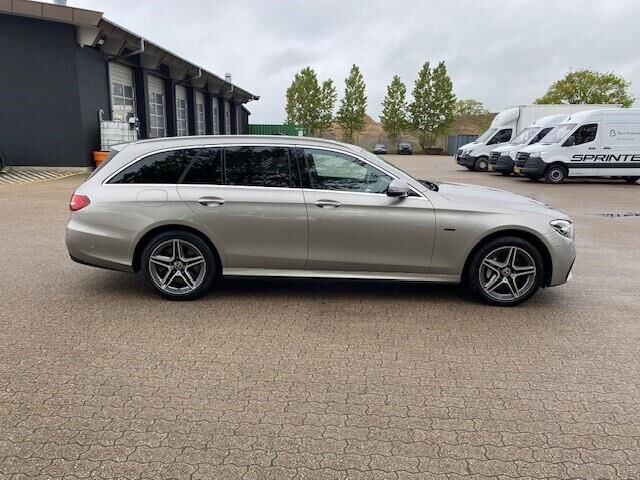 Billede af Mercedes-Benz E300 de T 2,0 Plugin-hybrid AMG Line 9G-Tronic 306HK Stc Aut.