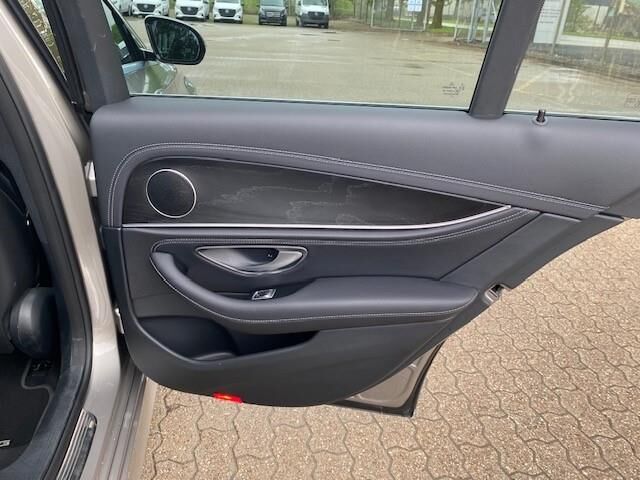 Billede af Mercedes-Benz E300 de T 2,0 Plugin-hybrid AMG Line 9G-Tronic 306HK Stc Aut.