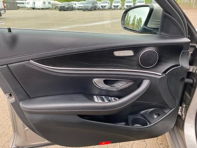 Billede af Mercedes-Benz E300 de T 2,0 Plugin-hybrid AMG Line 9G-Tronic 306HK Stc Aut.
