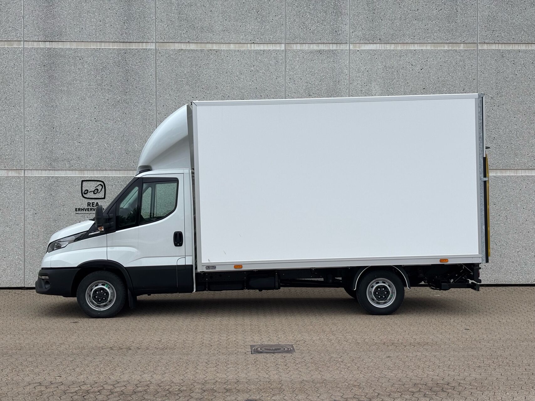 Billede af Iveco Daily 35S18 4100mm 3,0 D 180HK Ladv./Chas. 8g Aut.